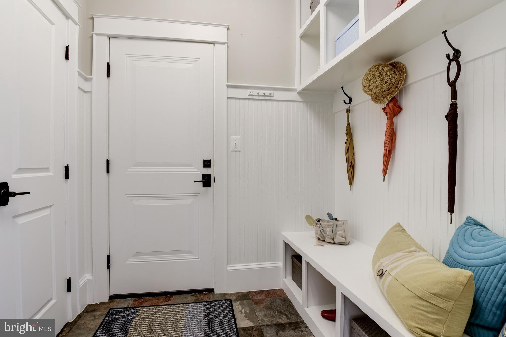 LEE LEXINGTON - Residential