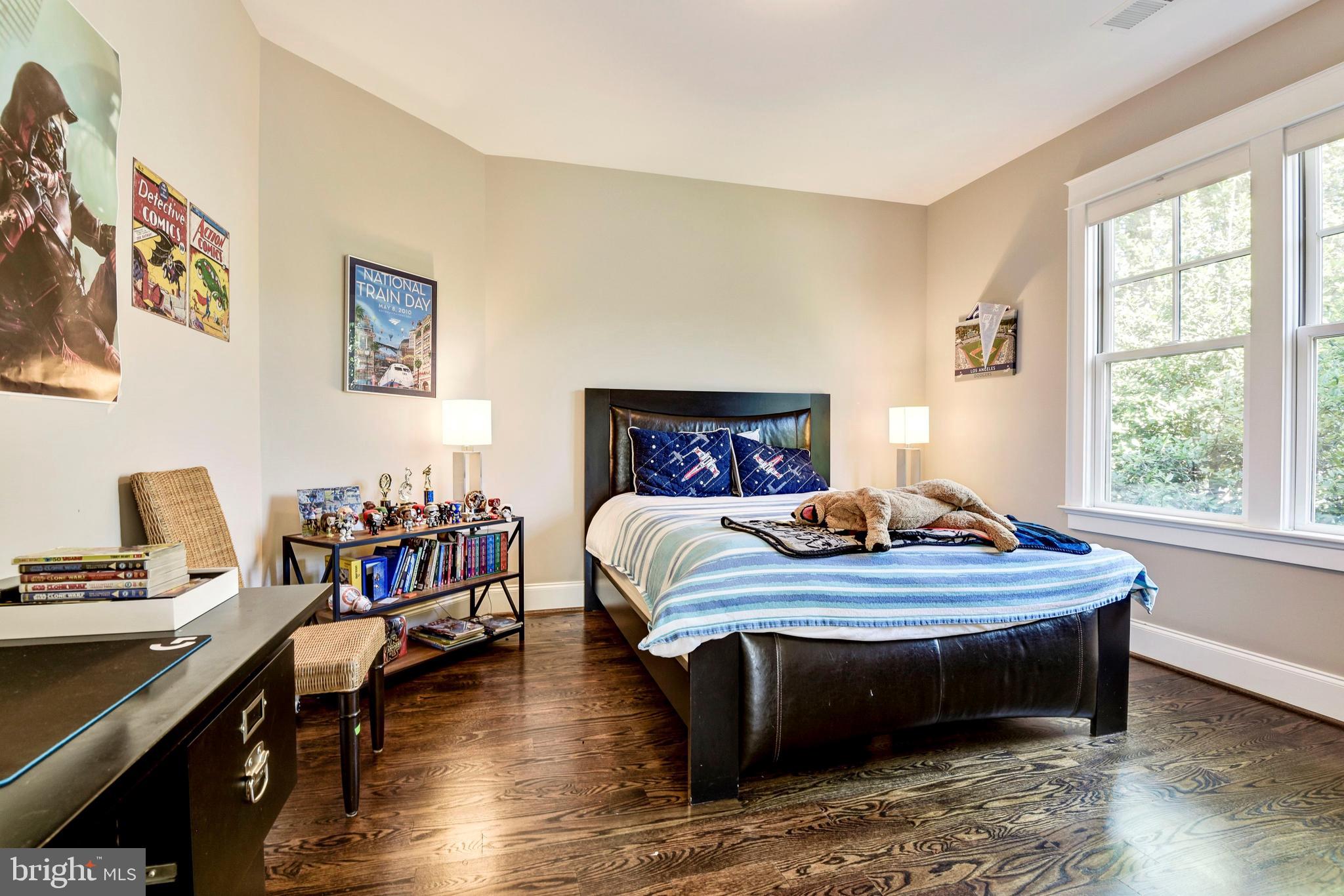 LEE LEXINGTON - Residential