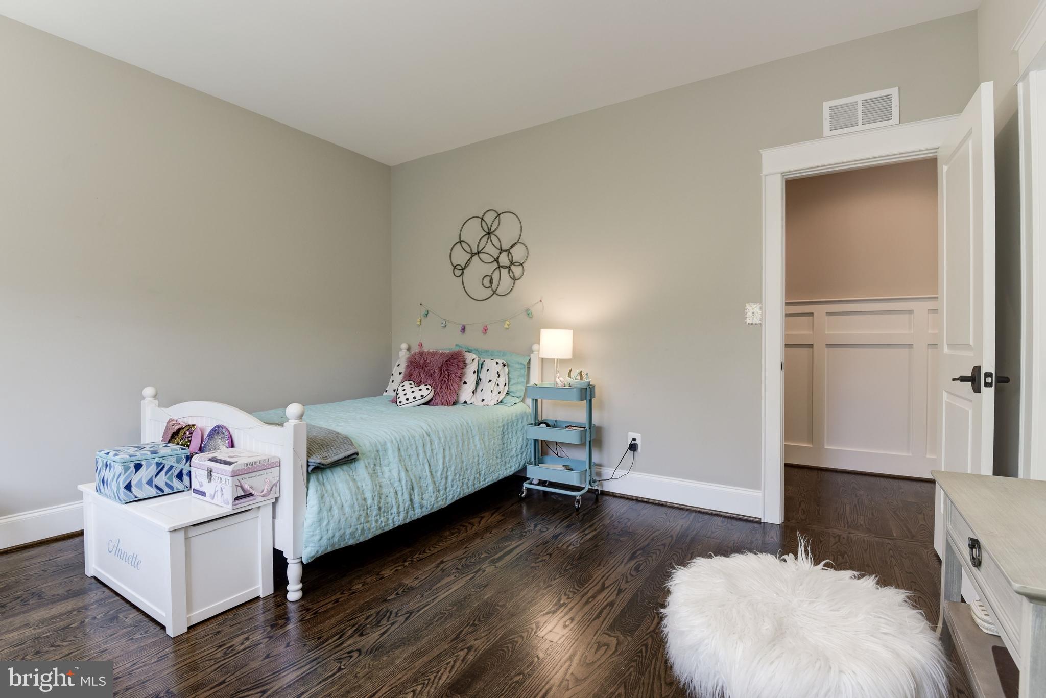 LEE LEXINGTON - Residential