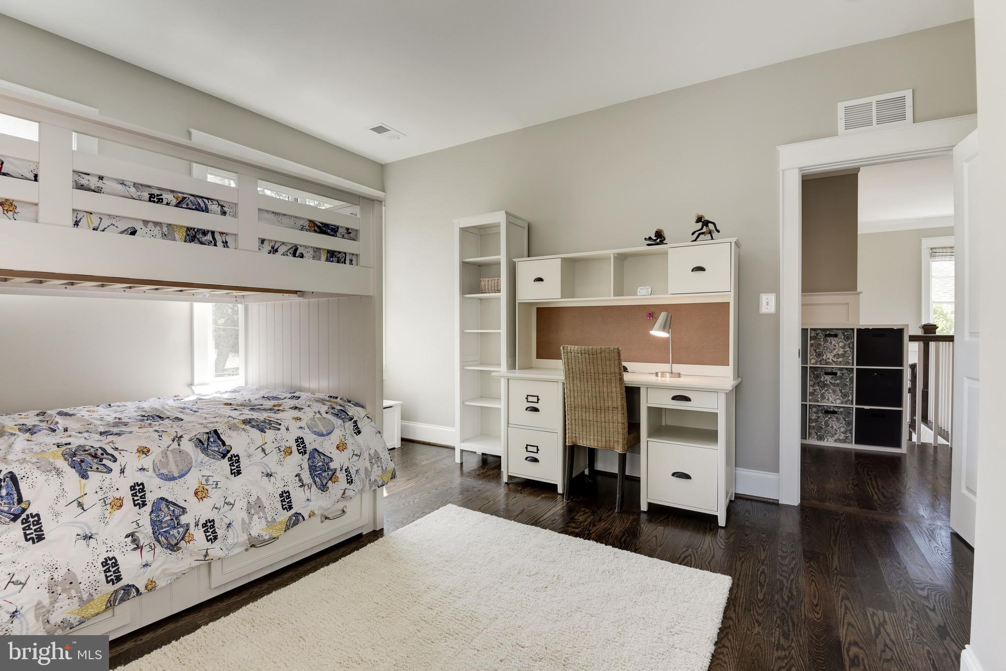 LEE LEXINGTON - Residential