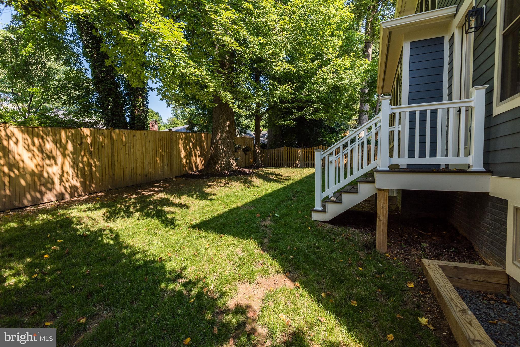 LEE LEXINGTON - Residential