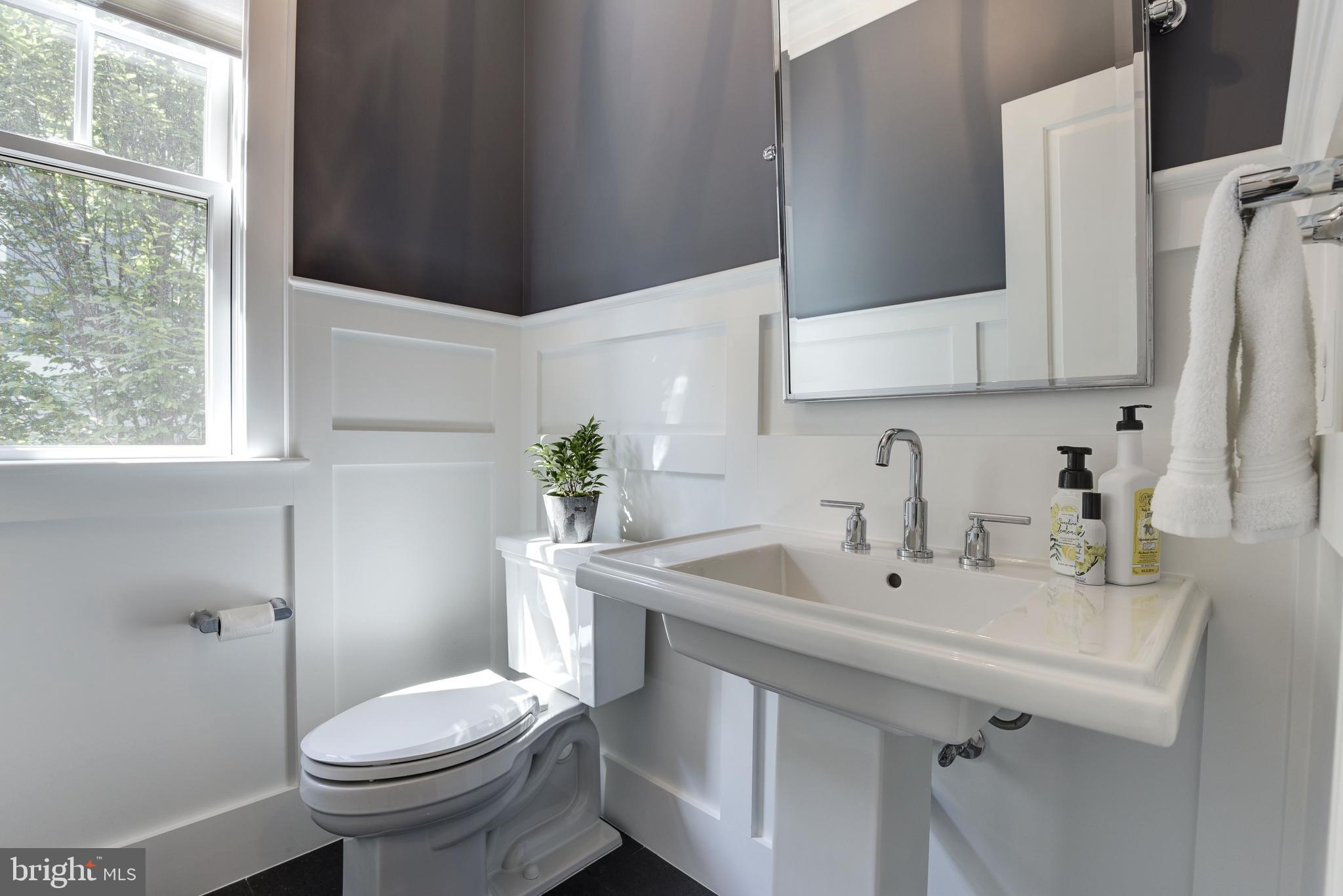 LEE LEXINGTON - Residential