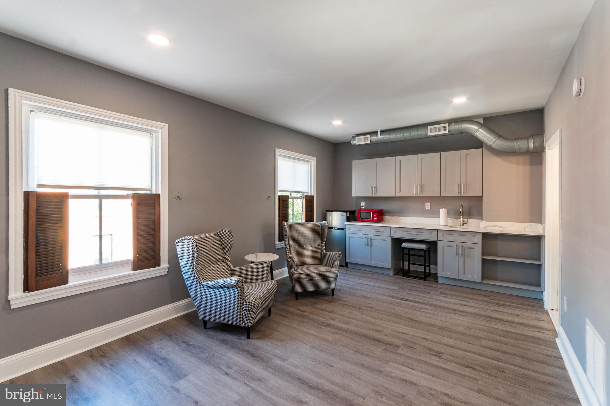 FAIRMOUNT - Residential Lease