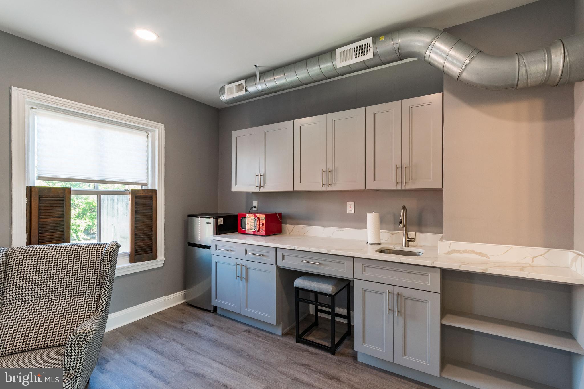 FAIRMOUNT - Residential Lease