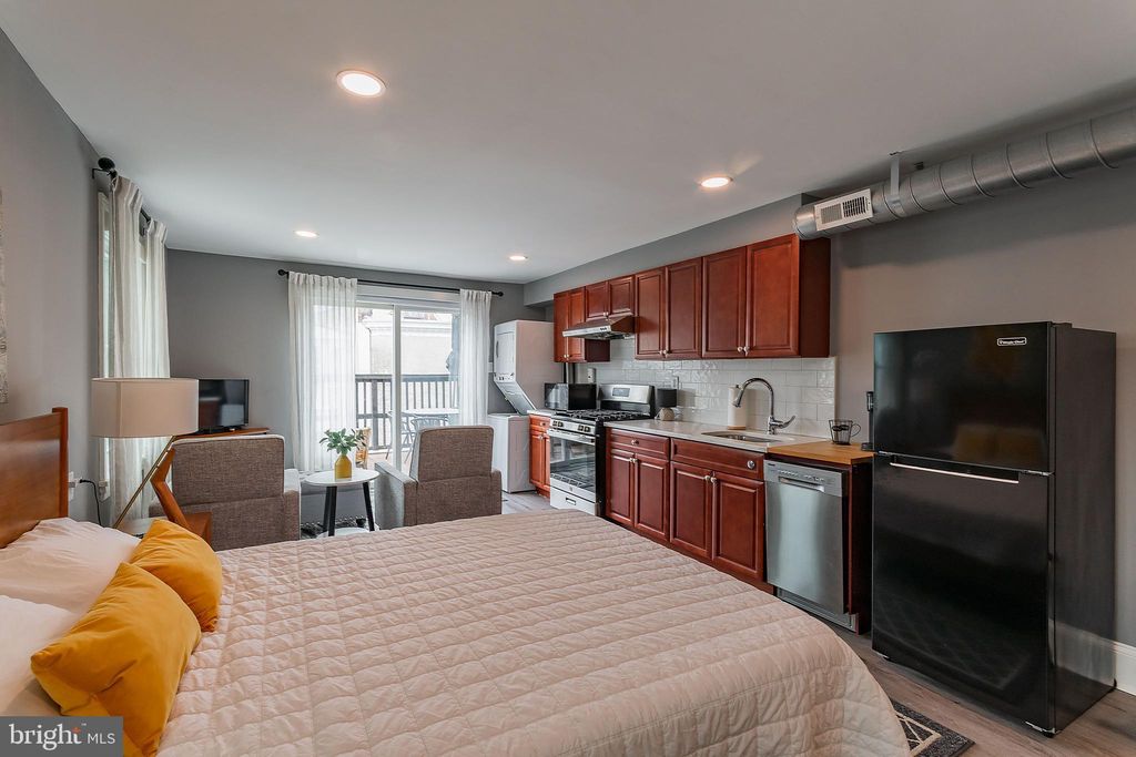 Photo of 1620 Mount Vernon Street #UNIT 3, PHILADELPHIA, PA 19130 (MLS # PAPH2547026)