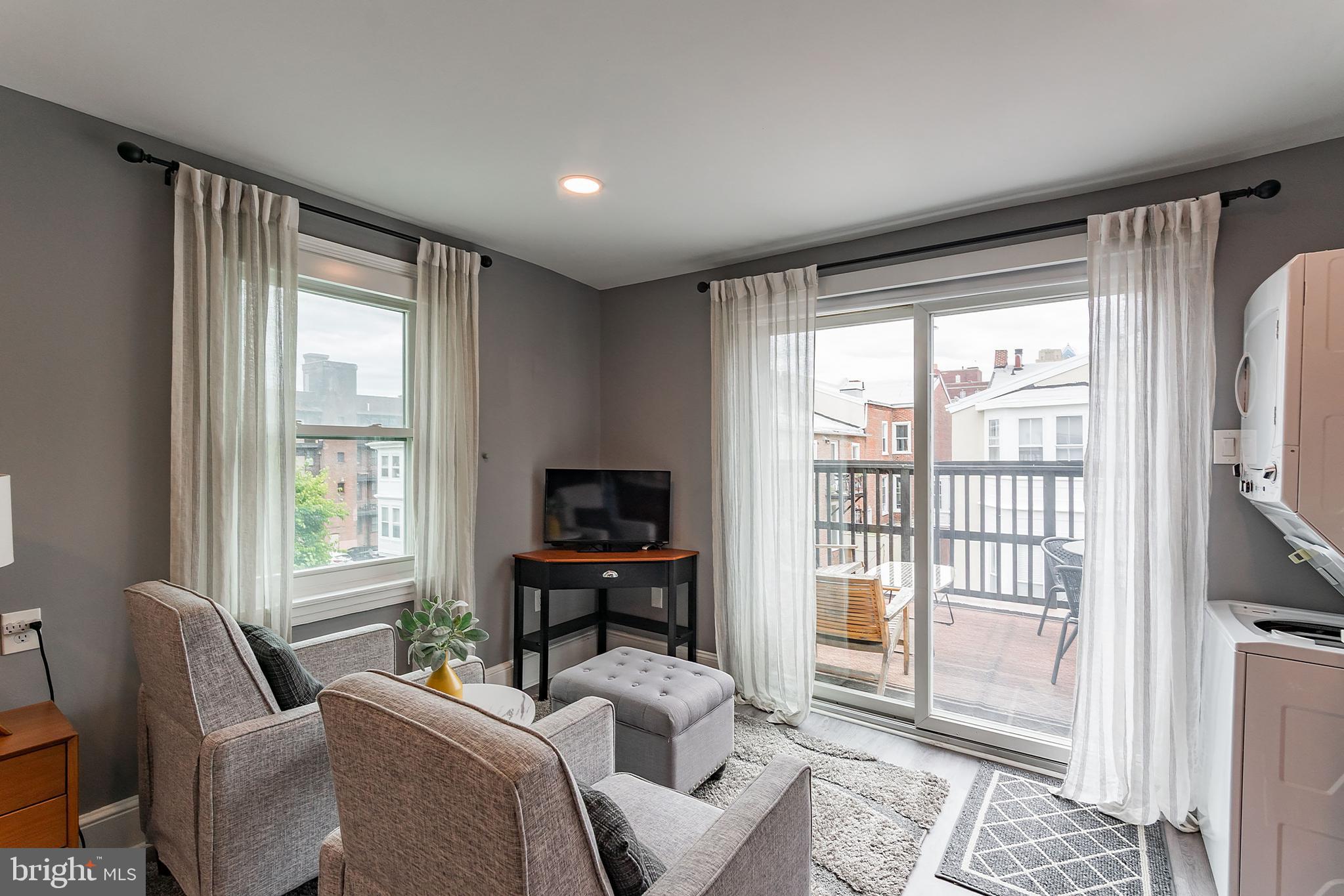 FAIRMOUNT - Residential Lease