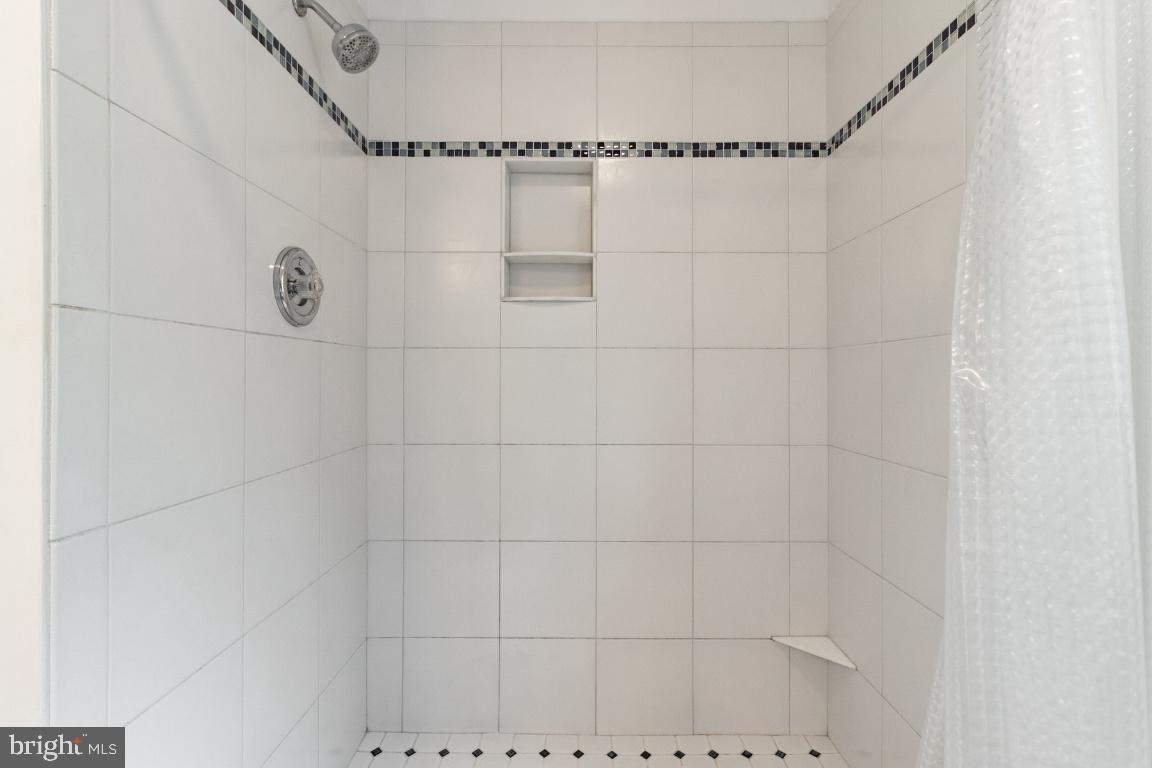 WOODLAND RUN - Residential