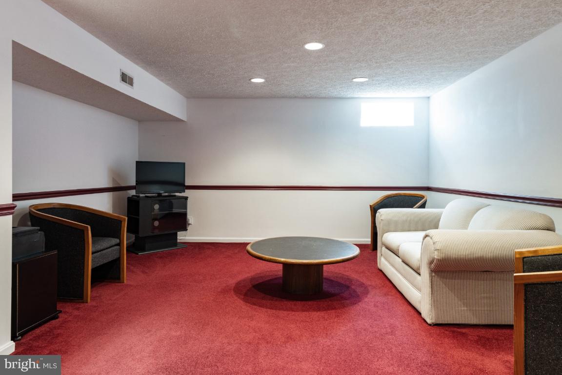 WOODLAND RUN - Residential