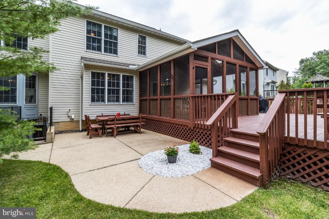 WOODLAND RUN - Residential