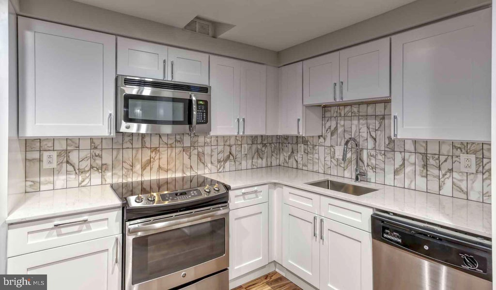 Photo of 1815 John F Kennedy Boulevard #808, PHILADELPHIA, PA 19103 (MLS # PAPH2631136)