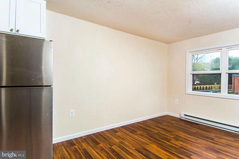 J H & E L HENRY - Residential Lease