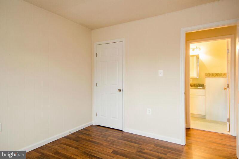 J H & E L HENRY - Residential Lease