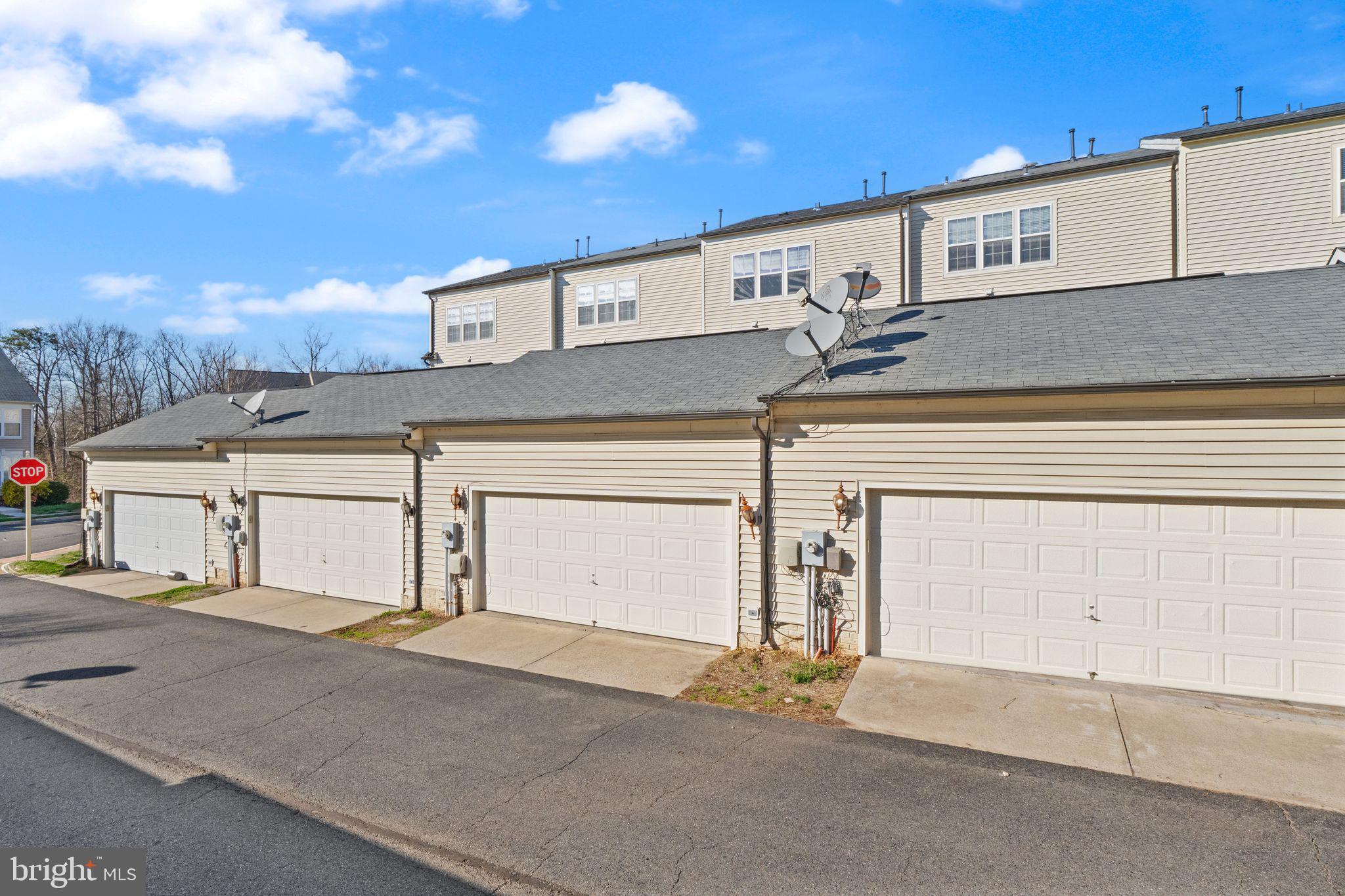 PEMBROOKE - Residential