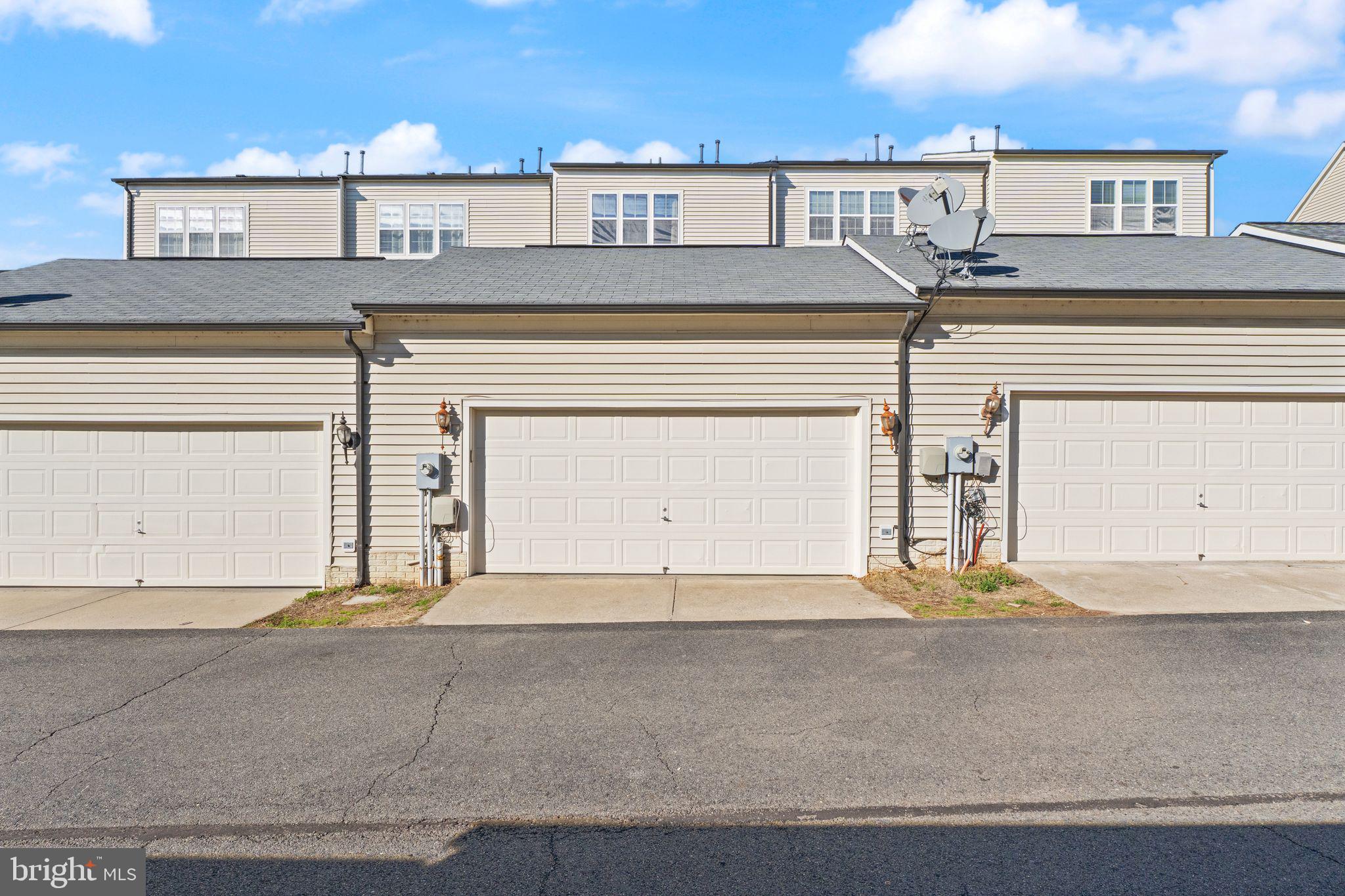 PEMBROOKE - Residential