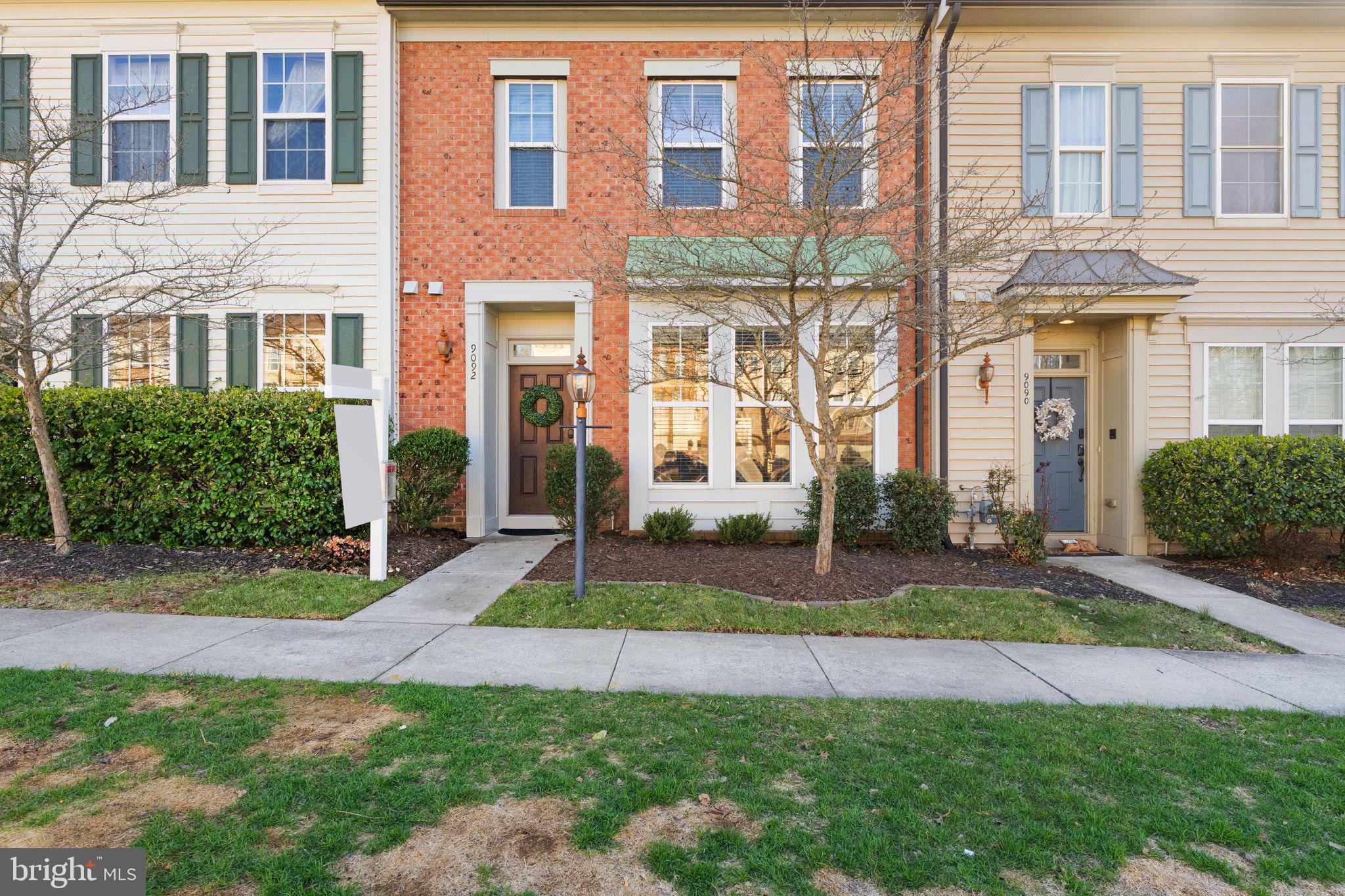 PEMBROOKE - Residential