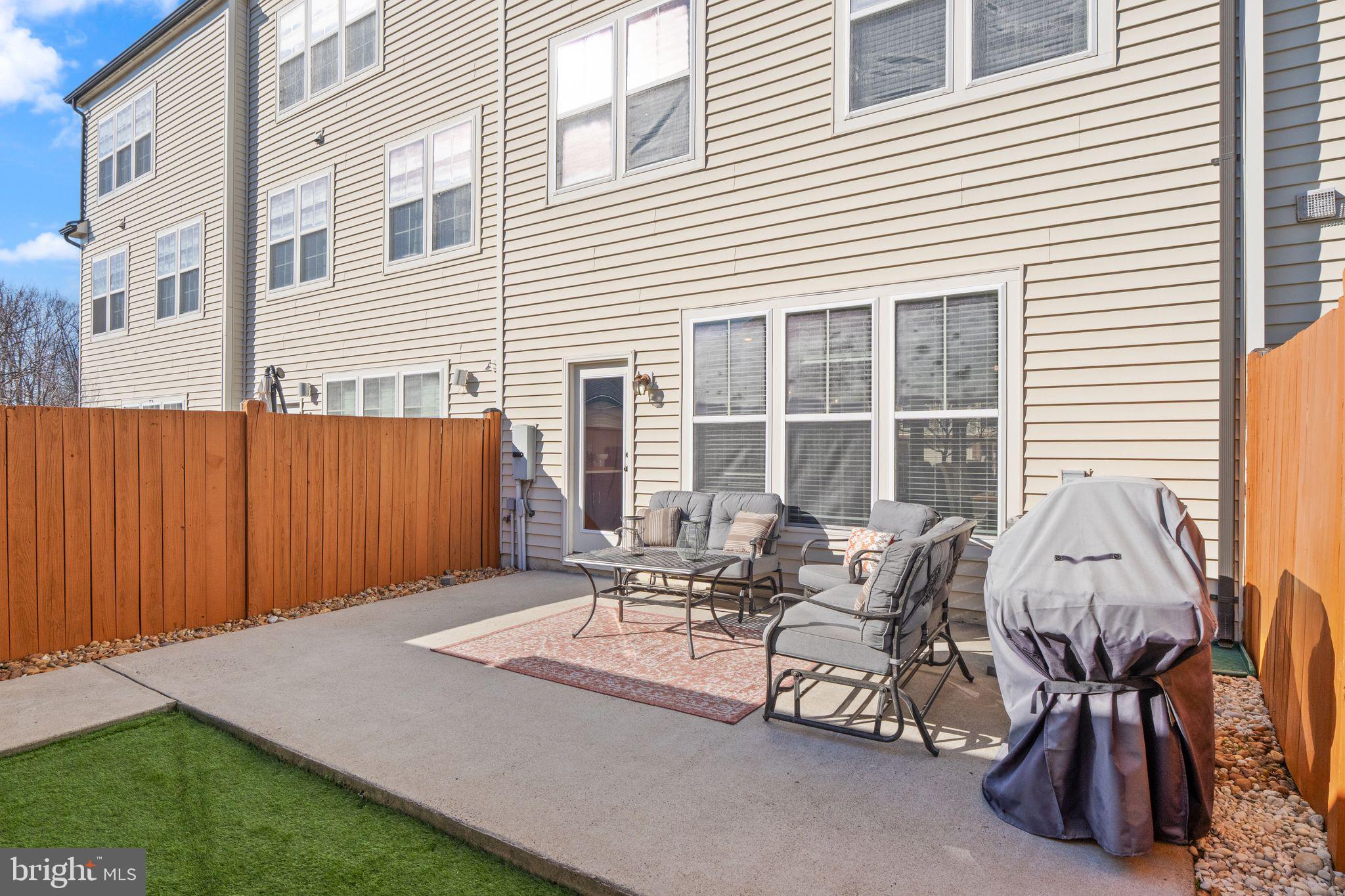 PEMBROOKE - Residential