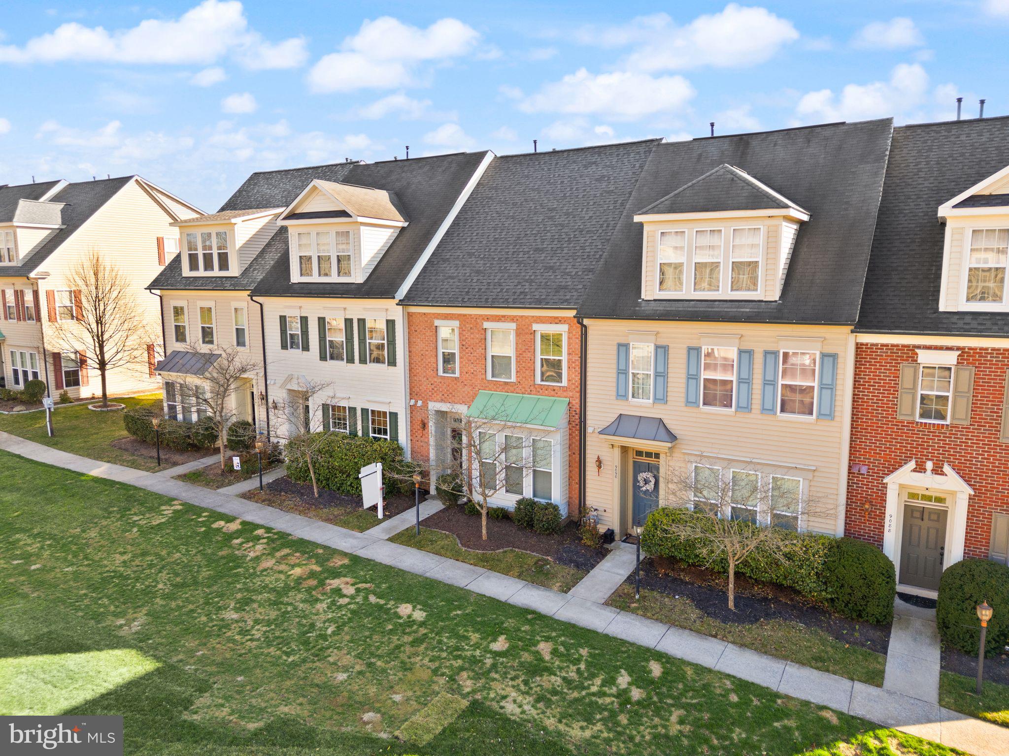 PEMBROOKE - Residential