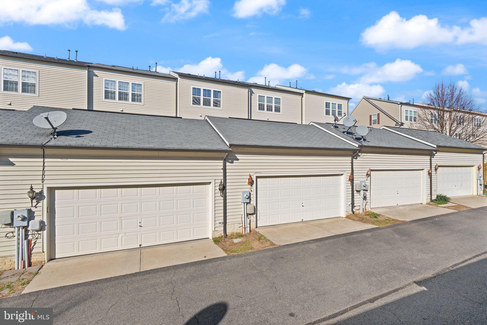 PEMBROOKE - Residential