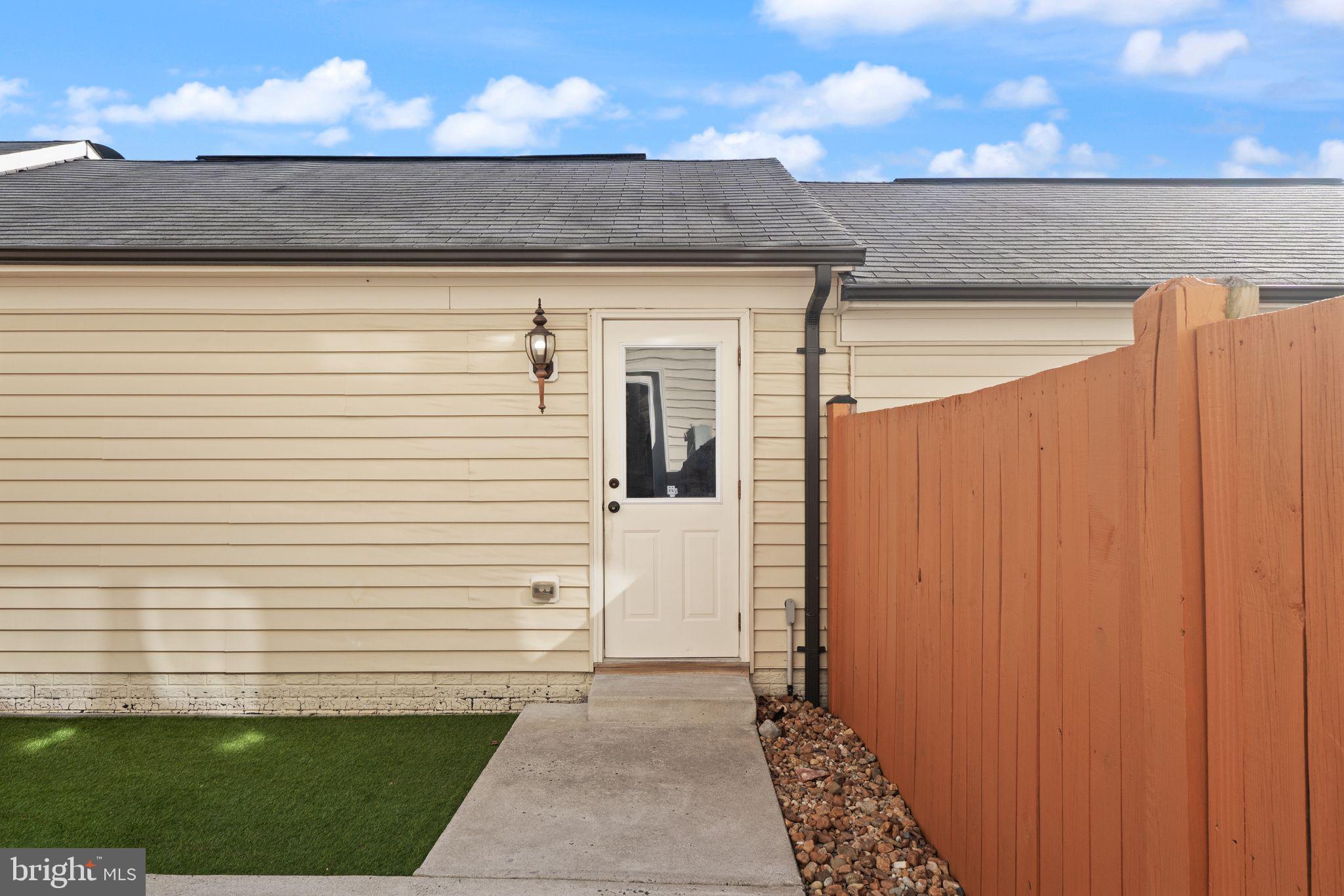 PEMBROOKE - Residential