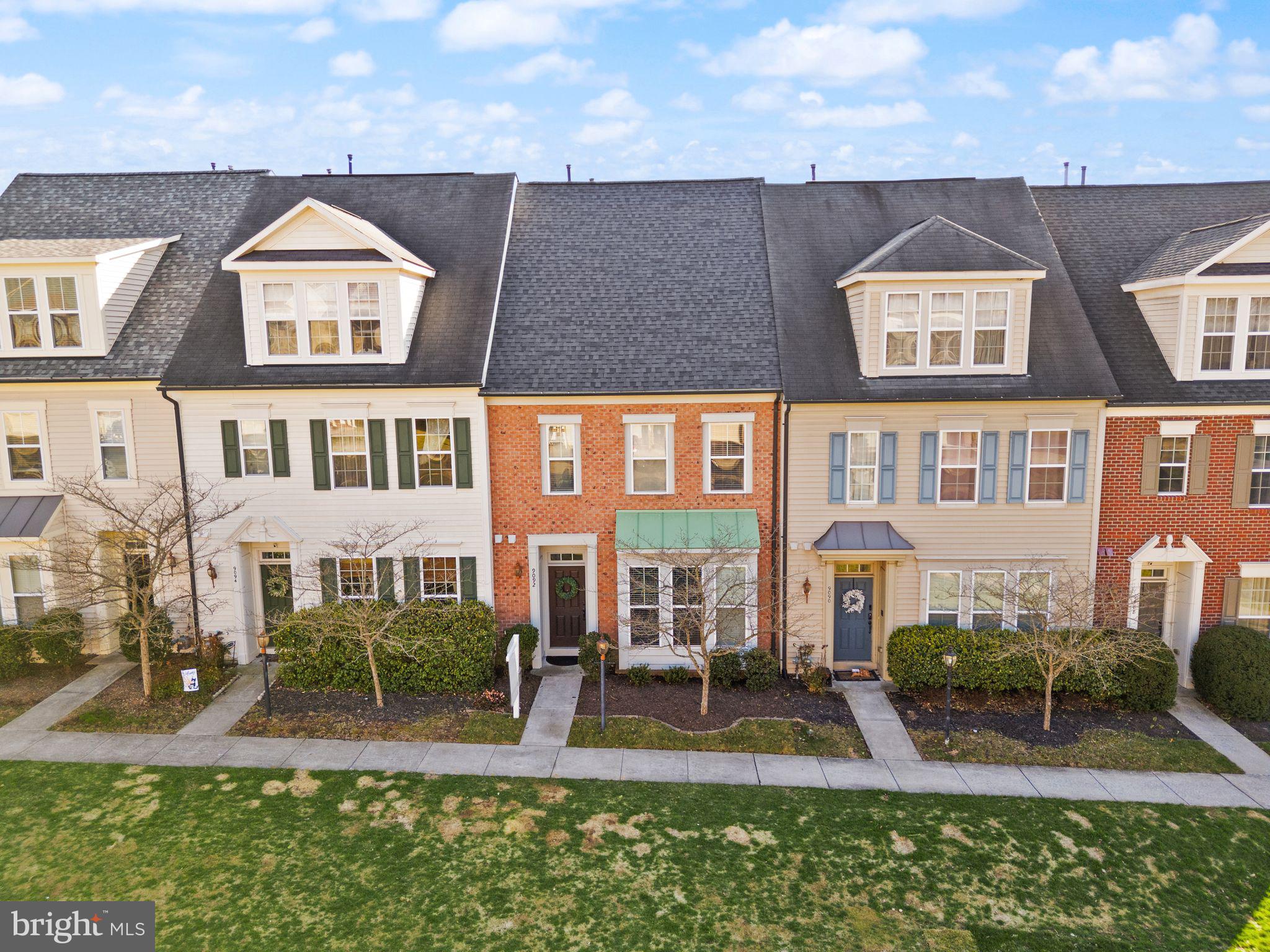 PEMBROOKE - Residential