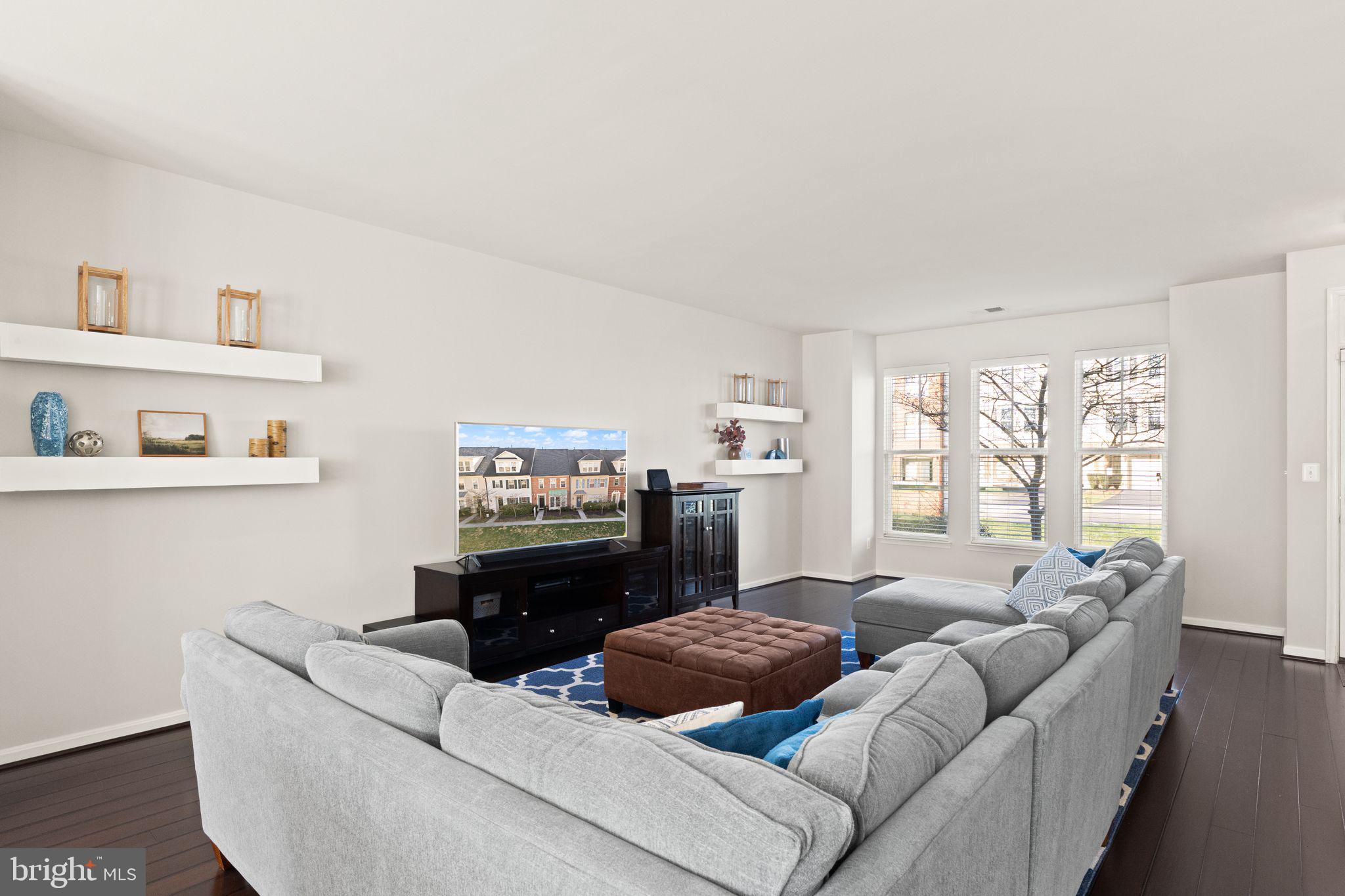 PEMBROOKE - Residential