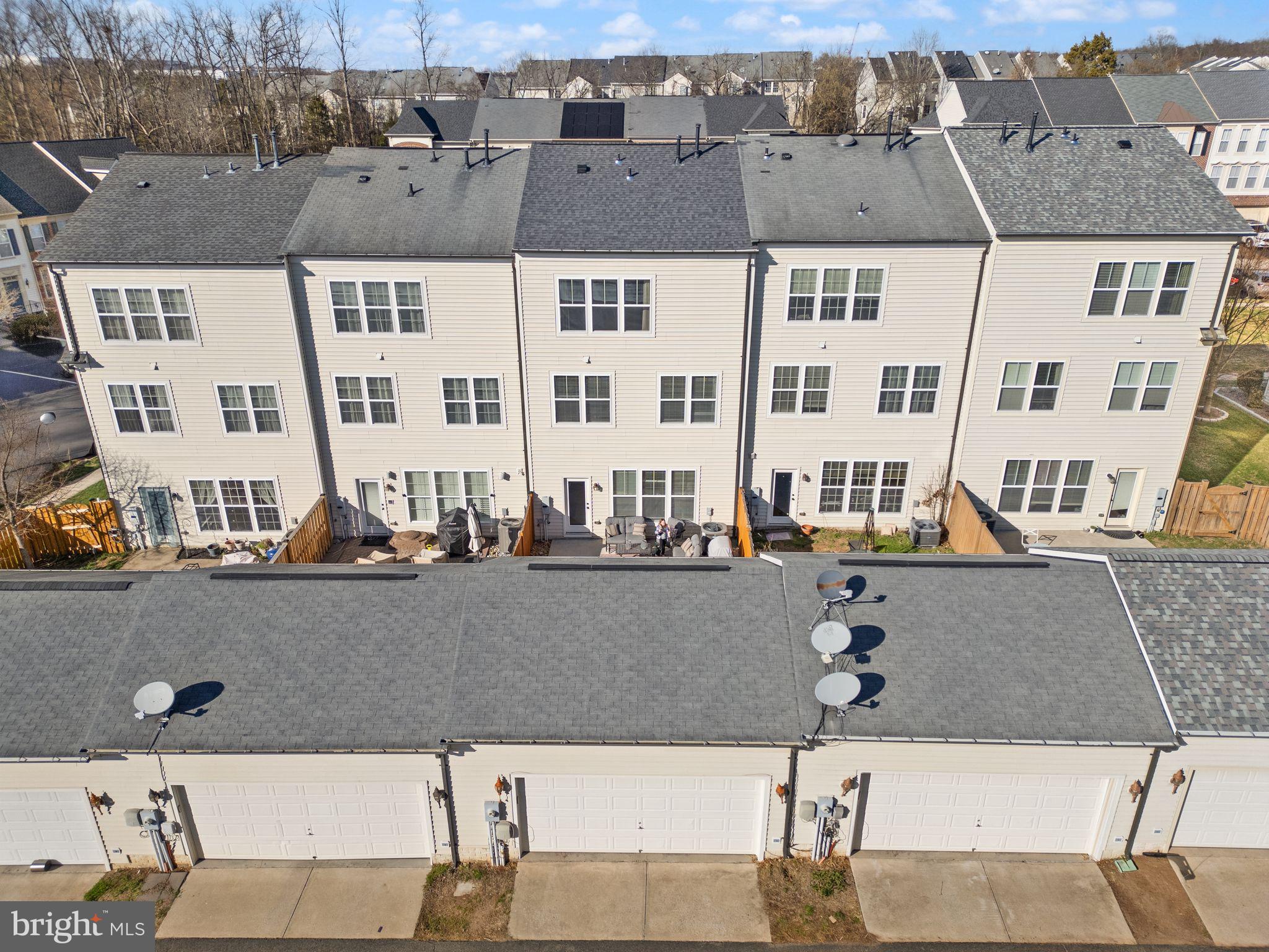 PEMBROOKE - Residential