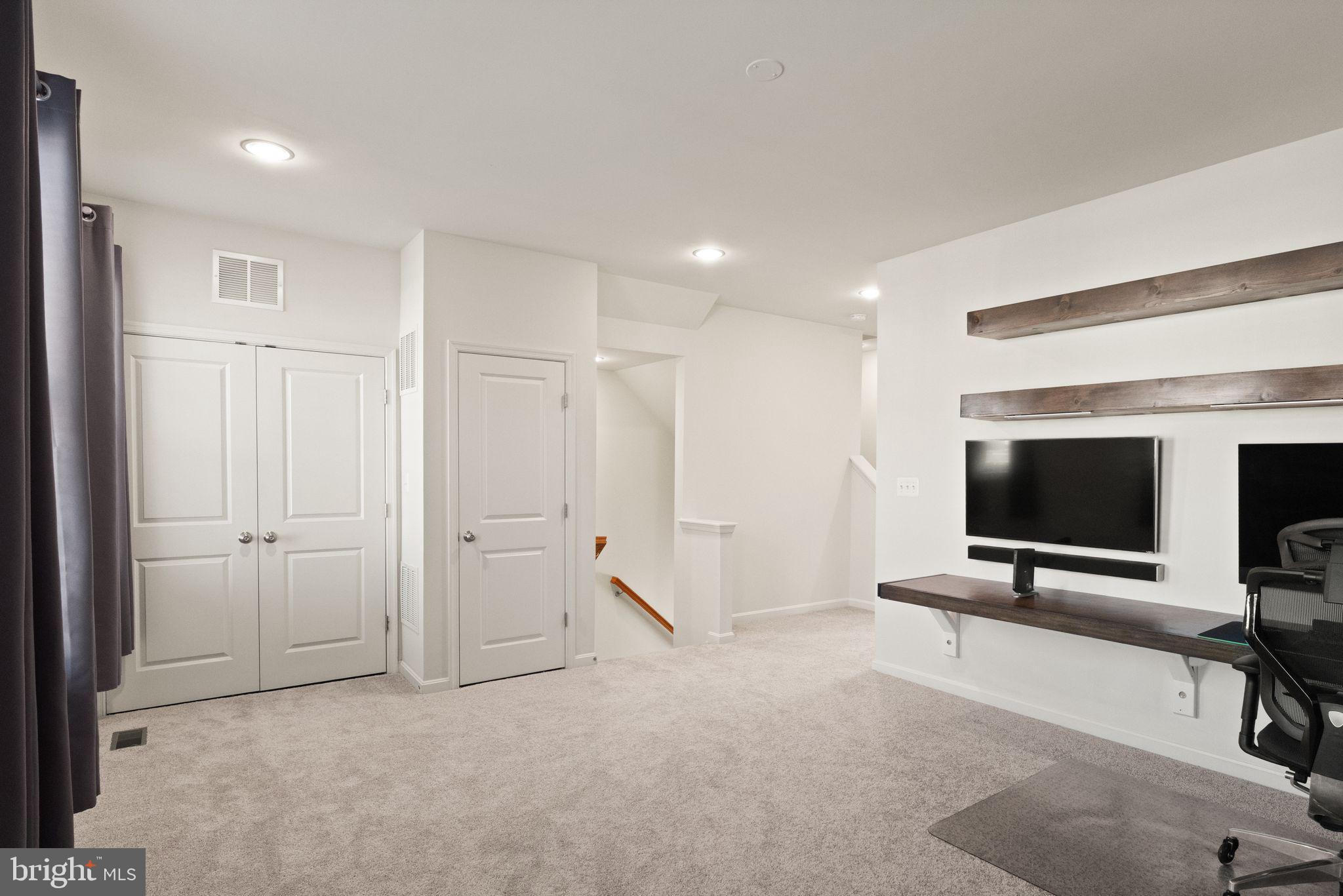 PEMBROOKE - Residential