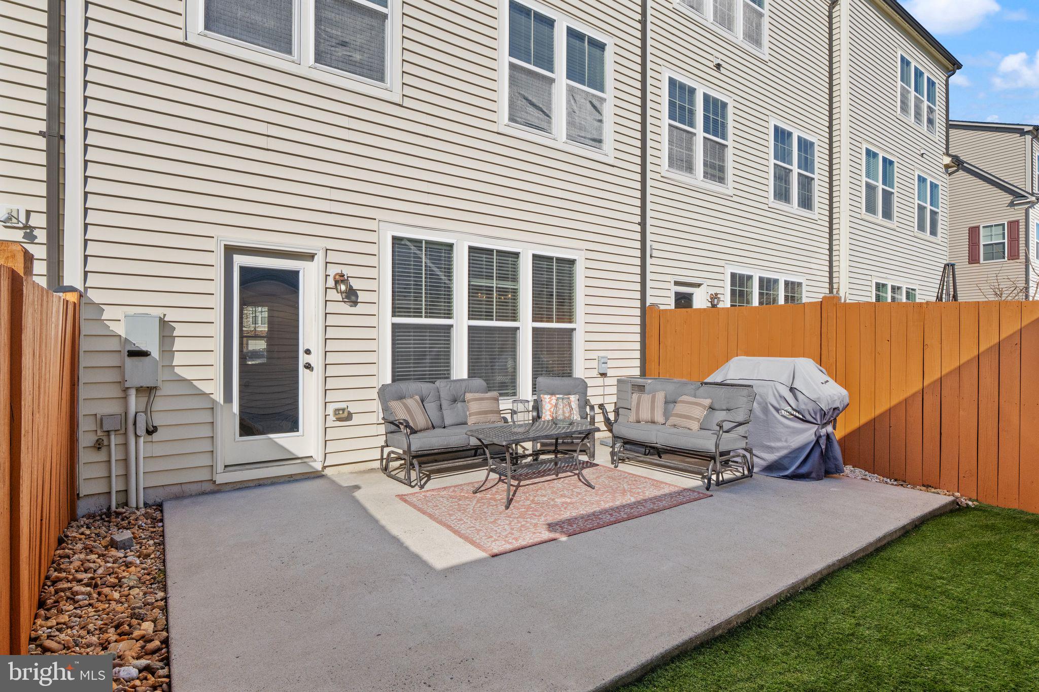 PEMBROOKE - Residential