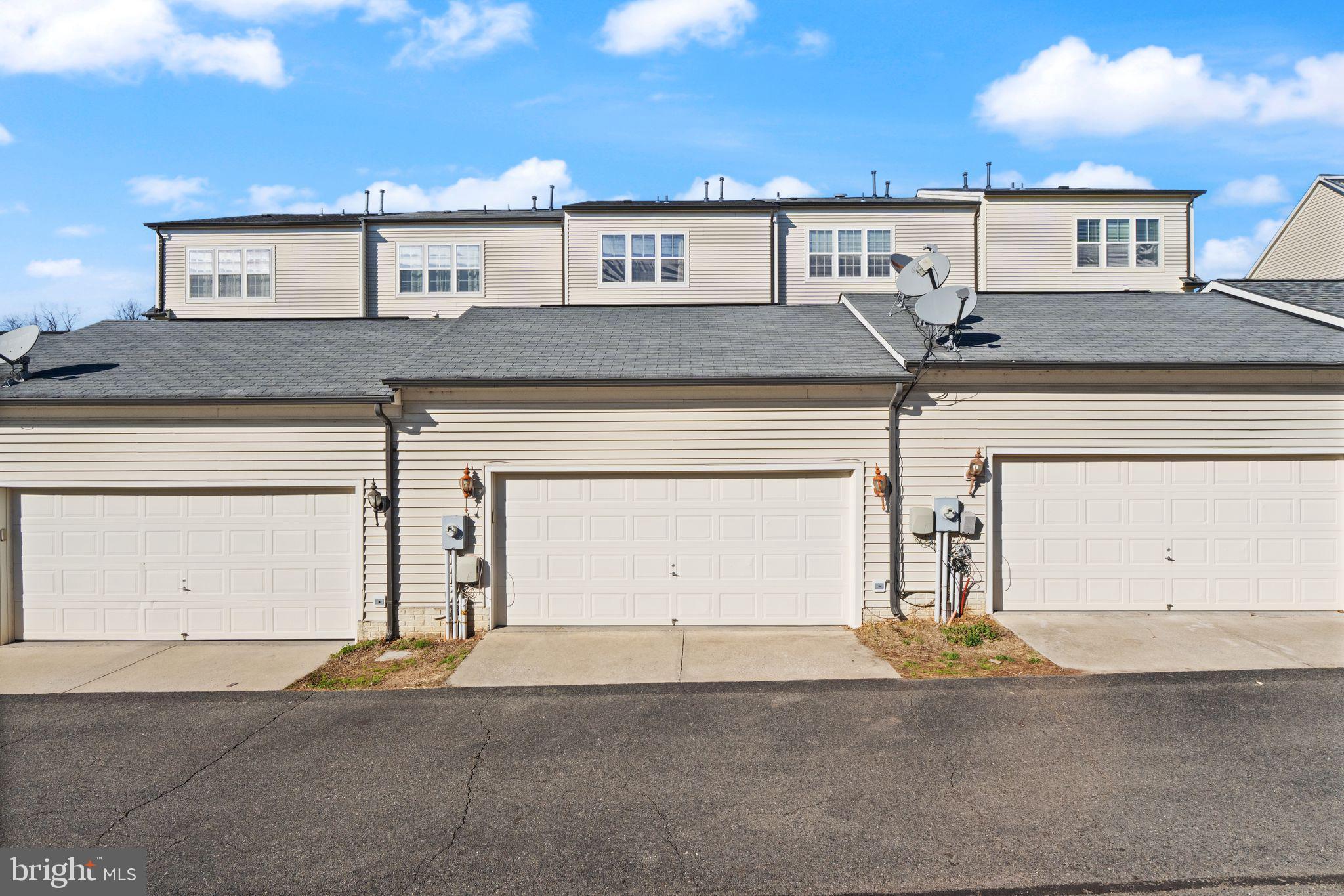 PEMBROOKE - Residential