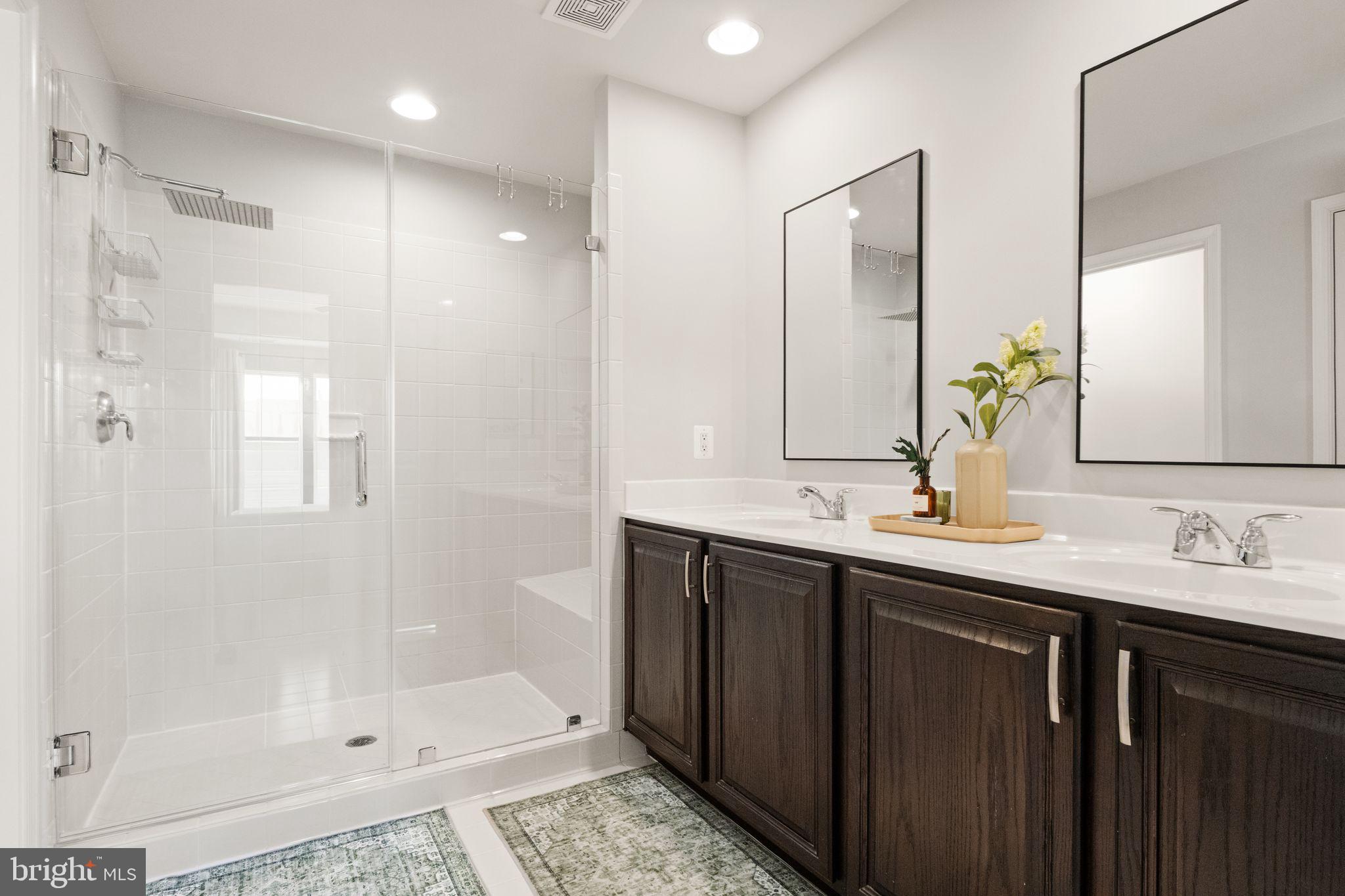 PEMBROOKE - Residential