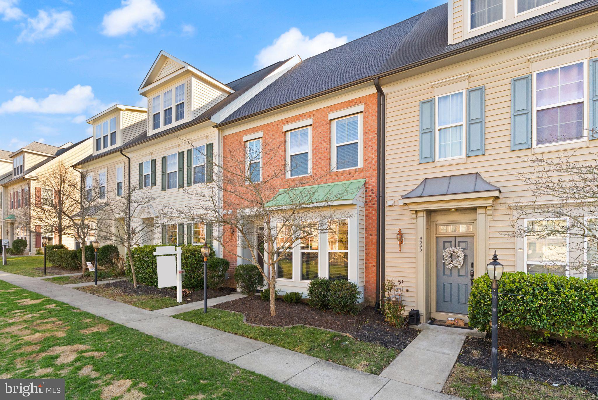 PEMBROOKE - Residential