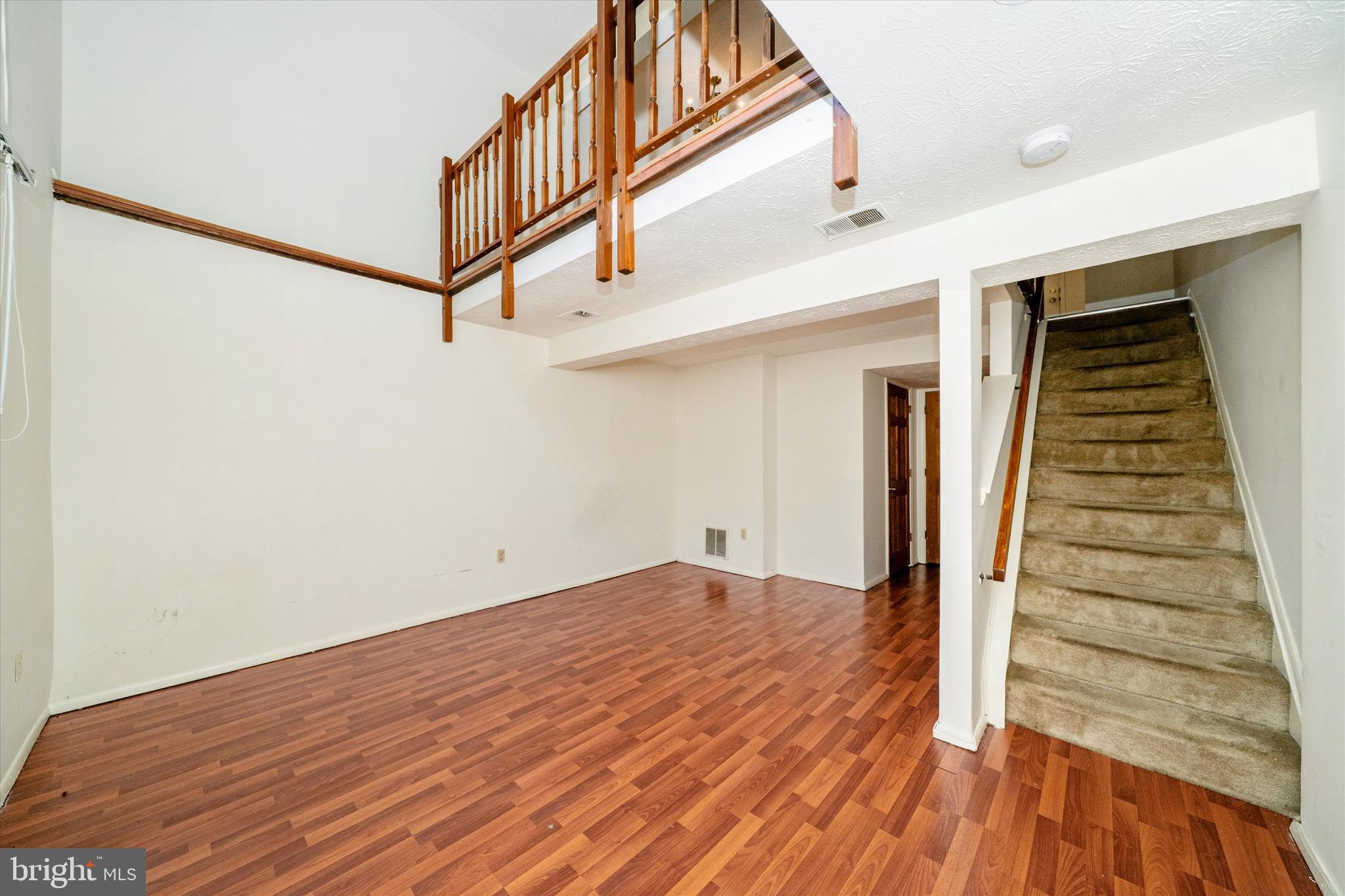 MURRAY HILL - Residential