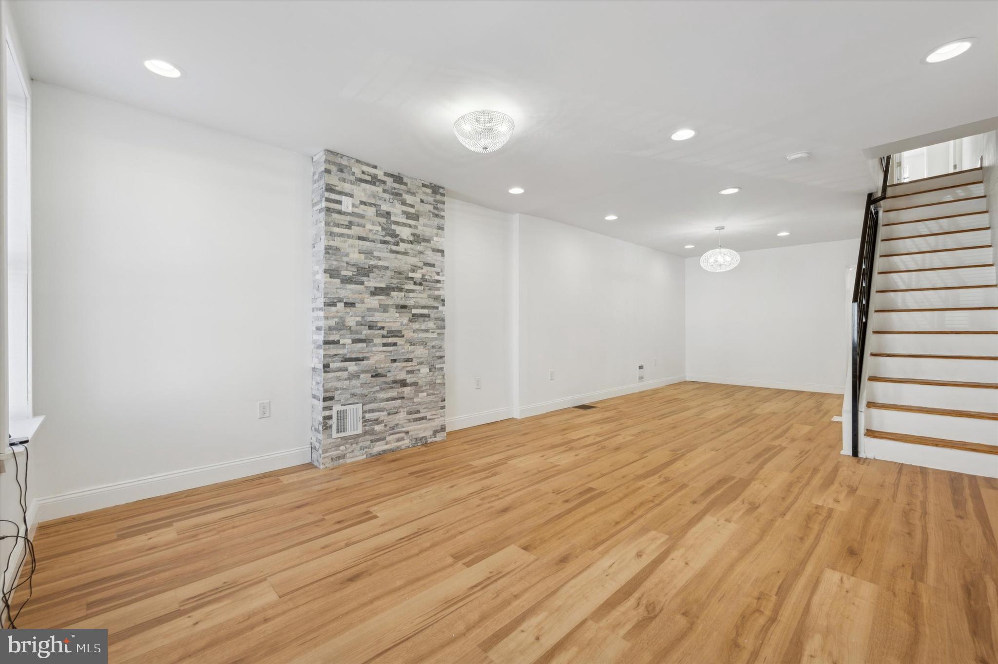 STRAWBERRY MANSION - Residential