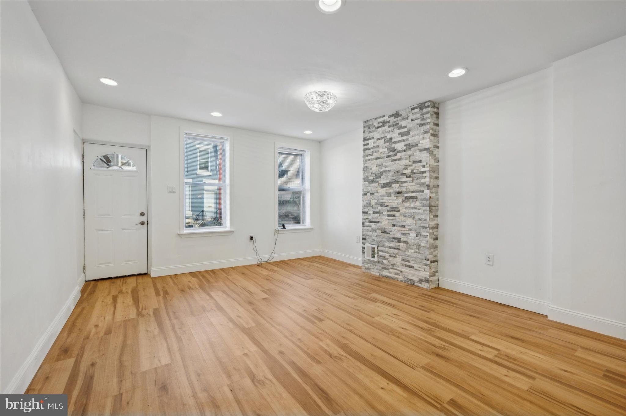STRAWBERRY MANSION - Residential