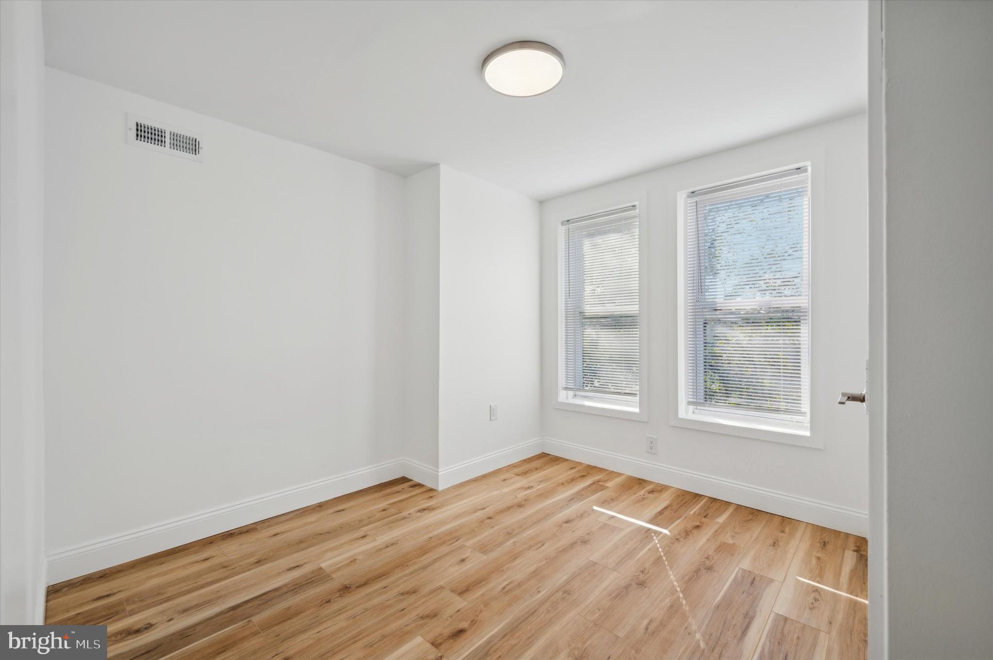 STRAWBERRY MANSION - Residential