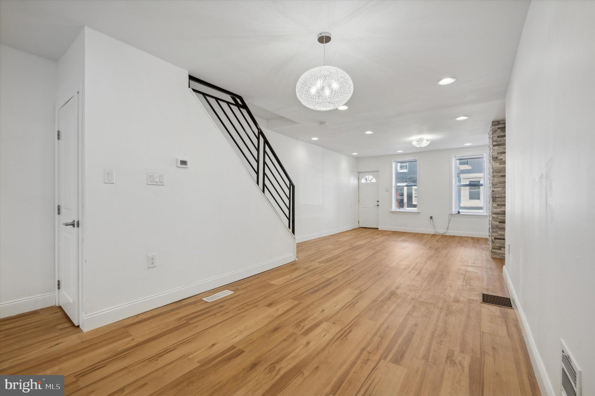 STRAWBERRY MANSION - Residential