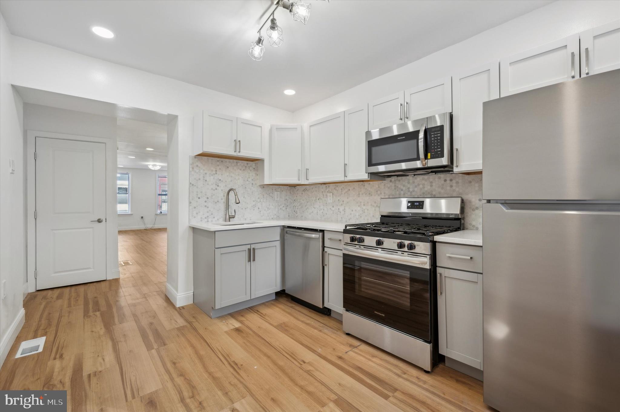 STRAWBERRY MANSION - Residential