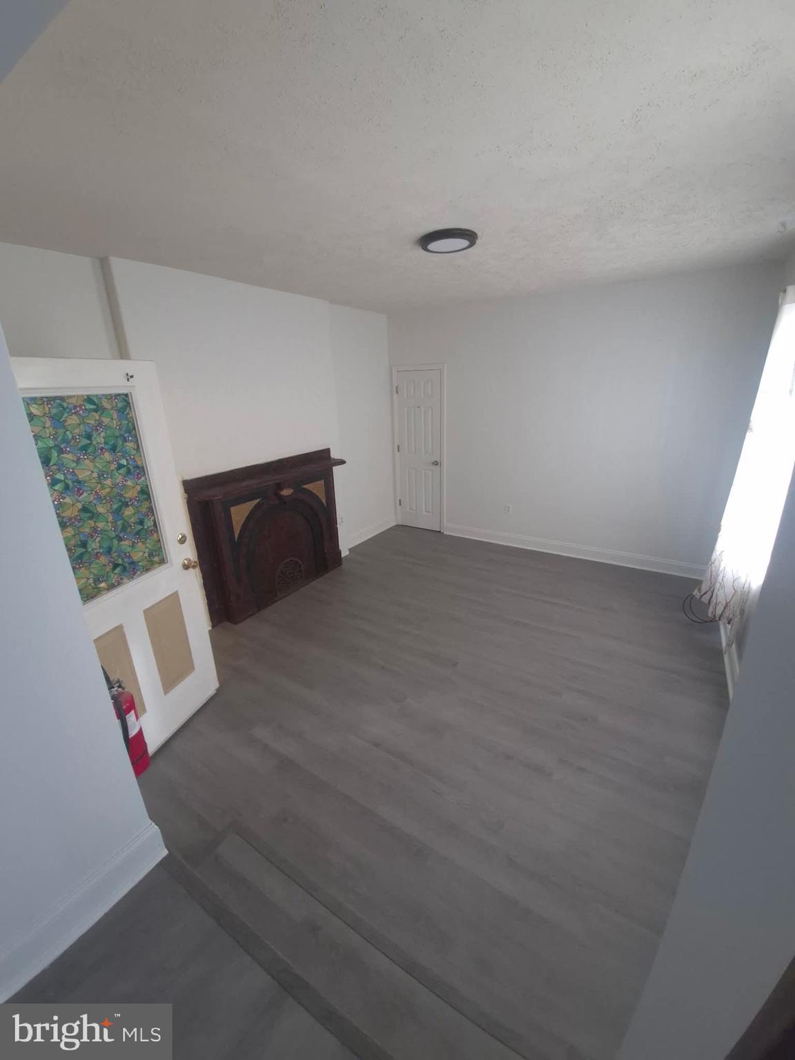 307 S 6TH STREET