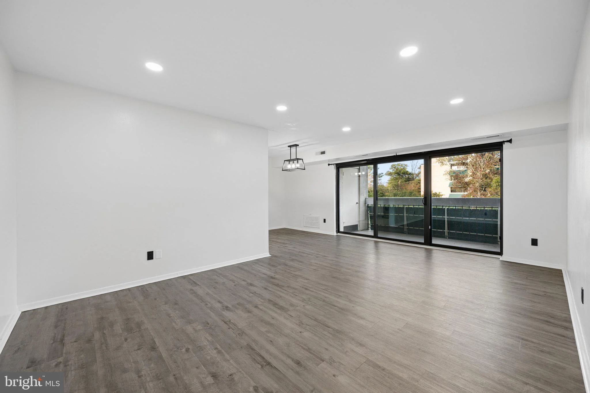 6145 Leesburg Pike Unit 404