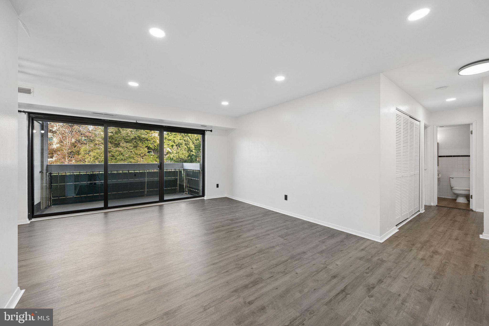 6145 LEESBURG PIKE 404