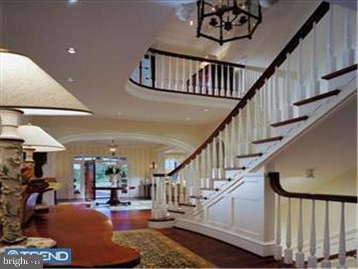 WHITE HORSE - Residential