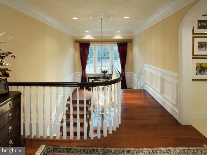 WHITE HORSE - Residential