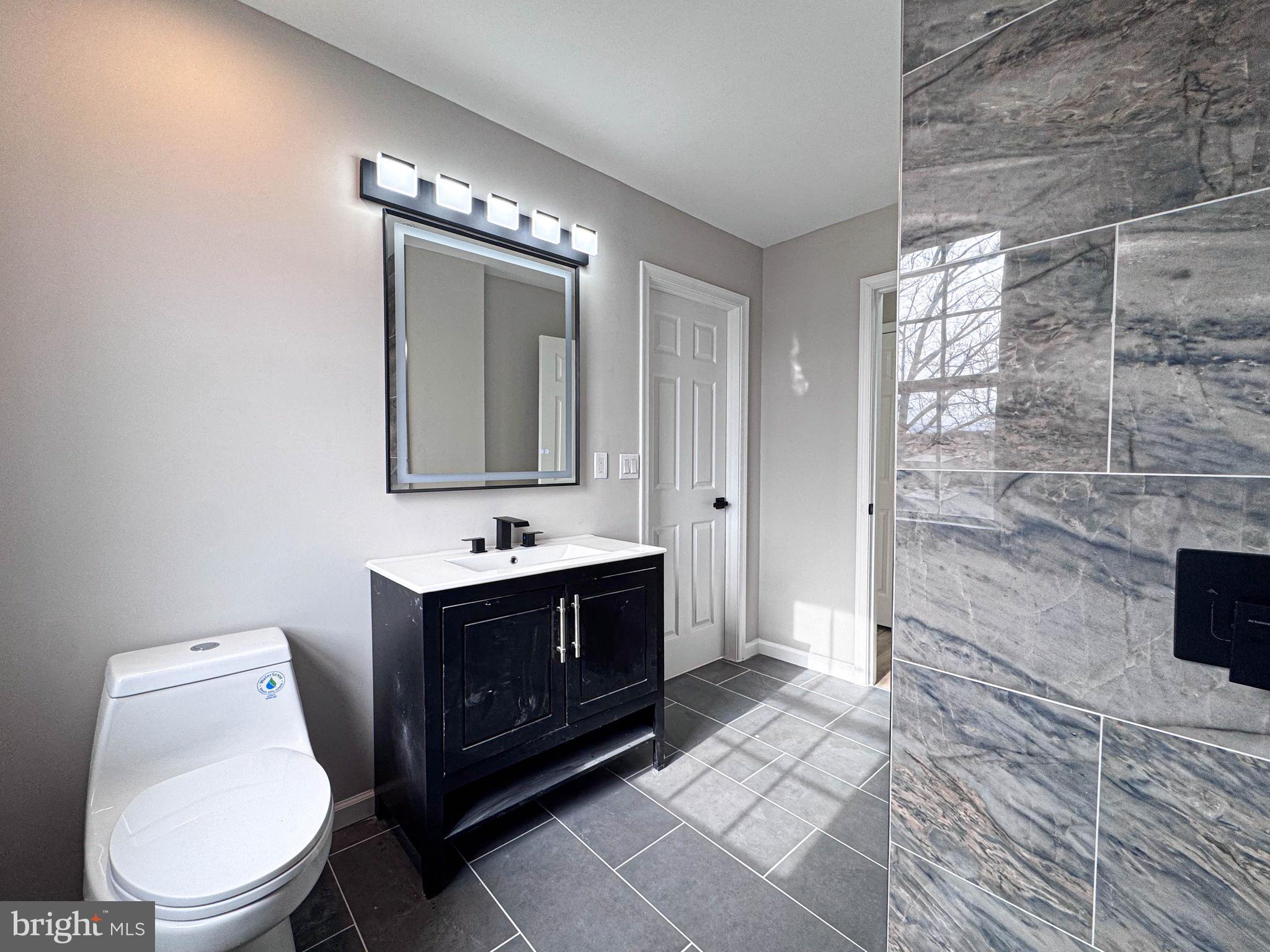 HILLANTRAE - Residential