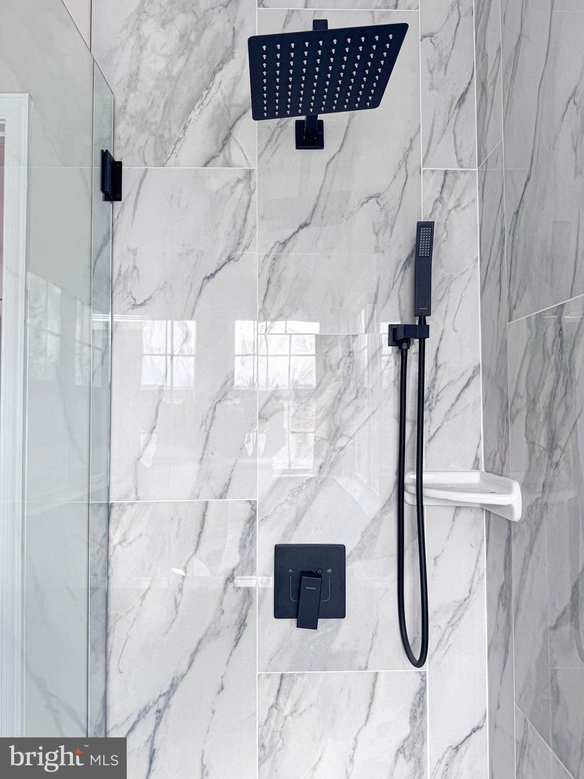 HILLANTRAE - Residential