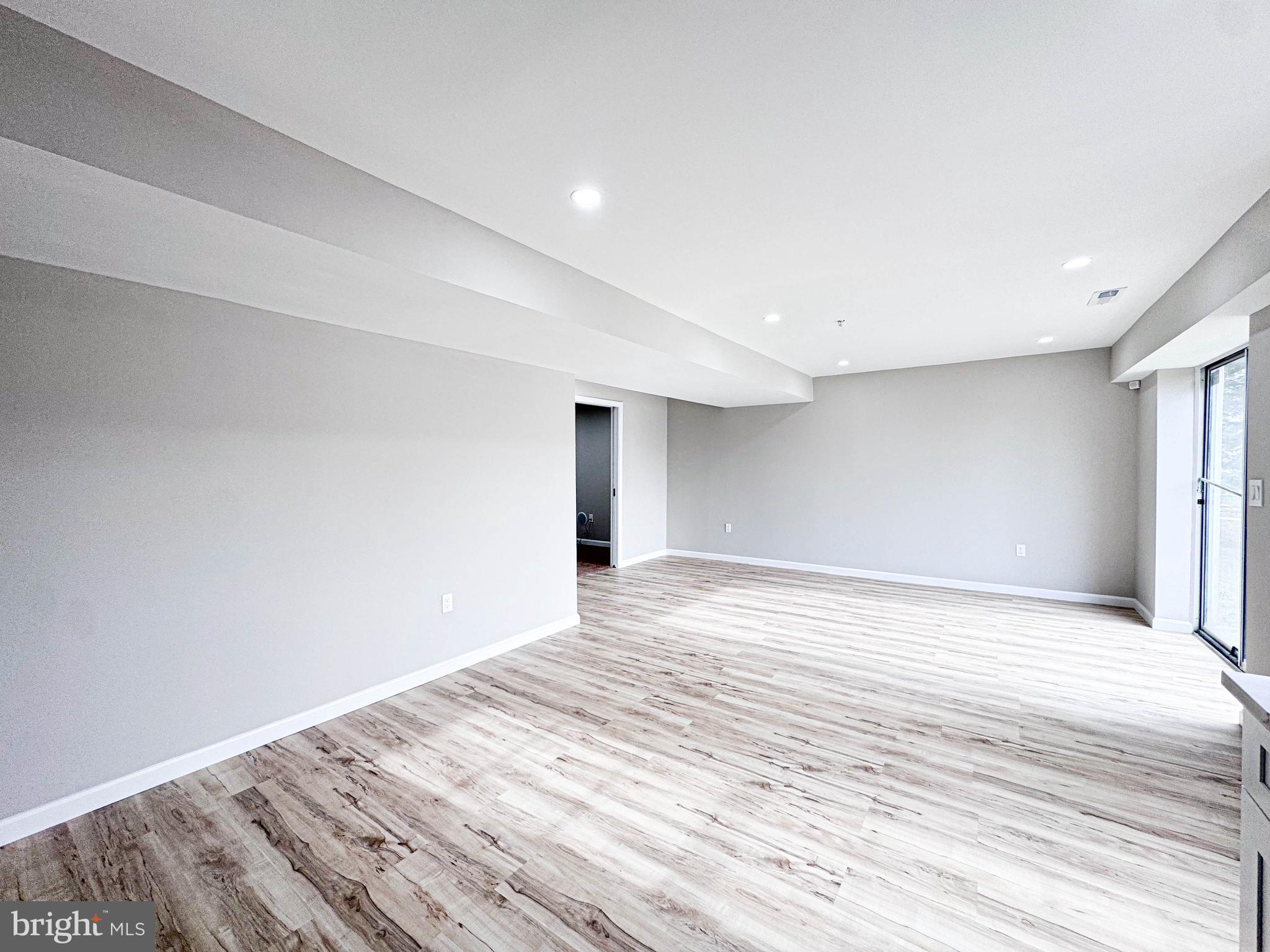 HILLANTRAE - Residential