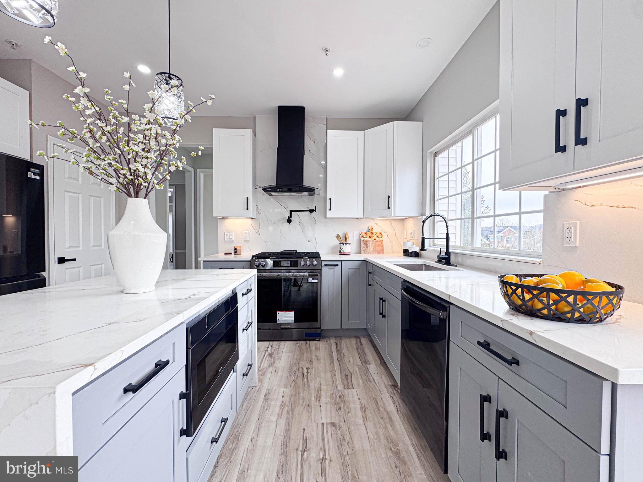 HILLANTRAE - Residential