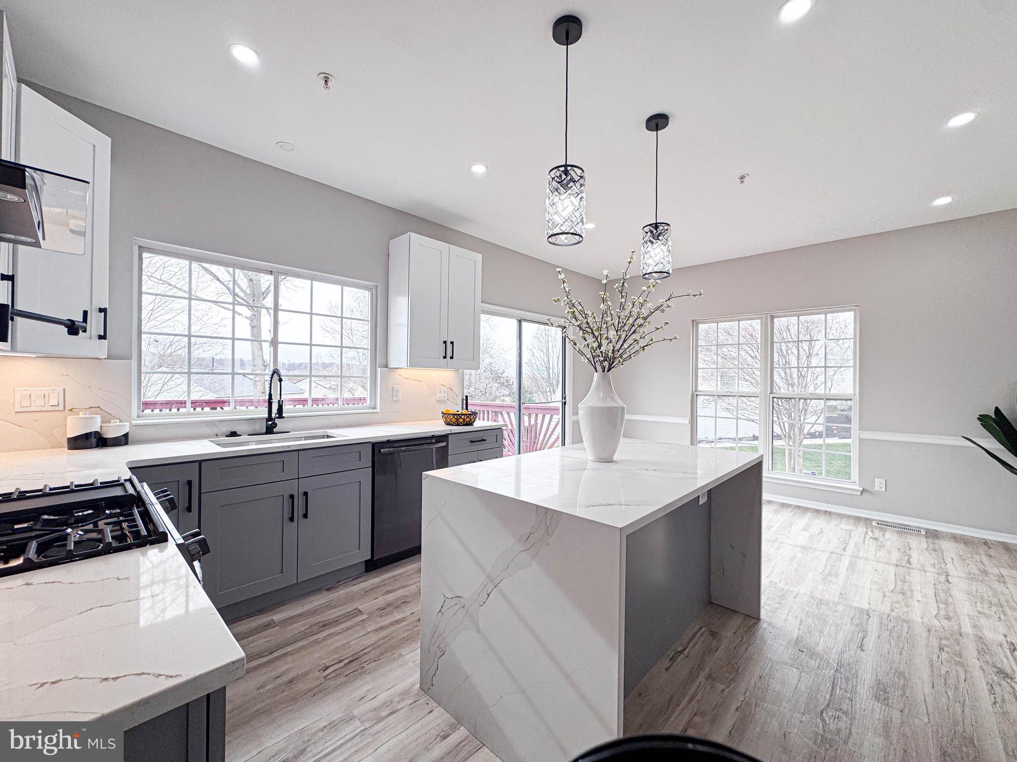 HILLANTRAE - Residential