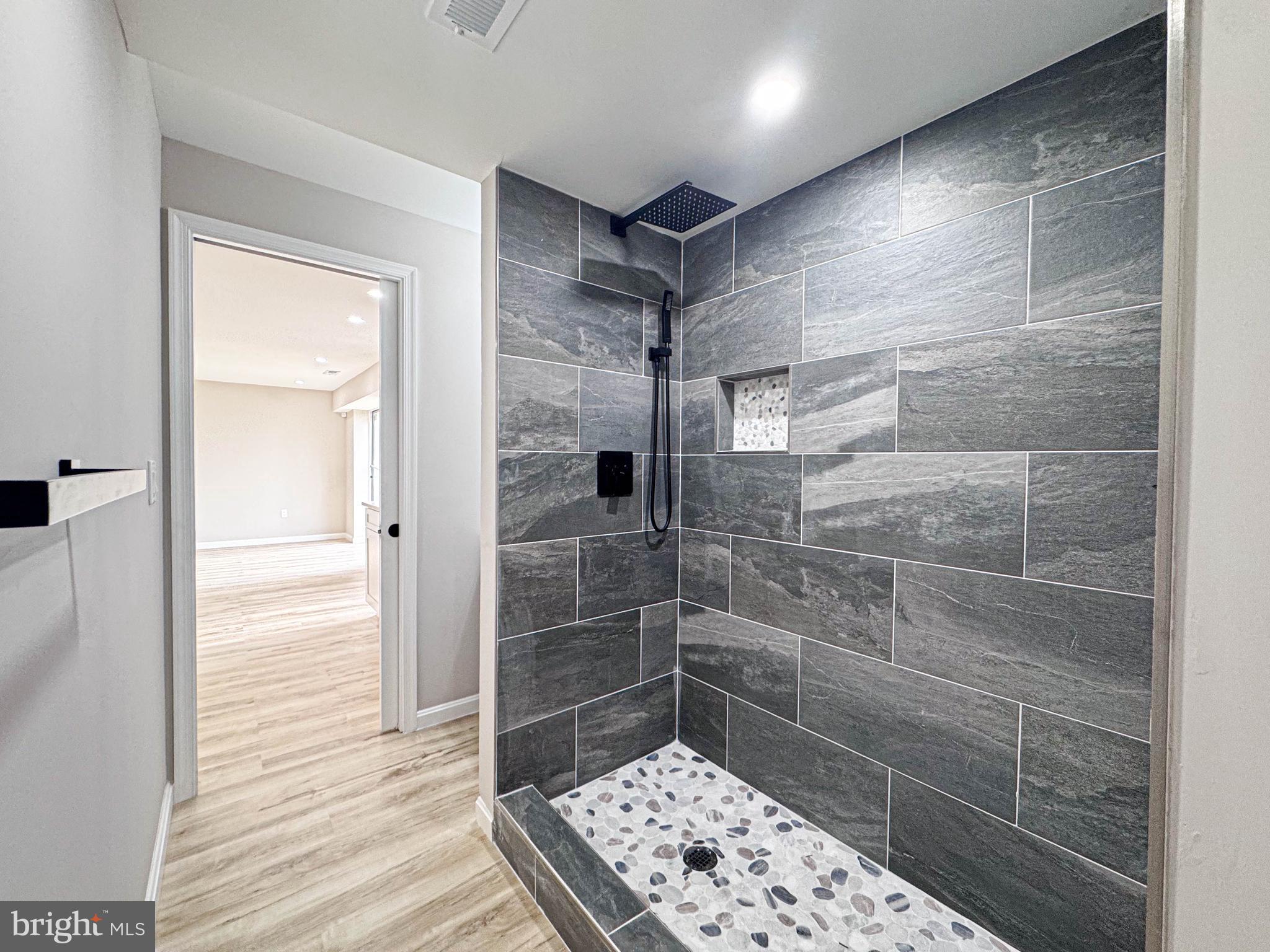 HILLANTRAE - Residential