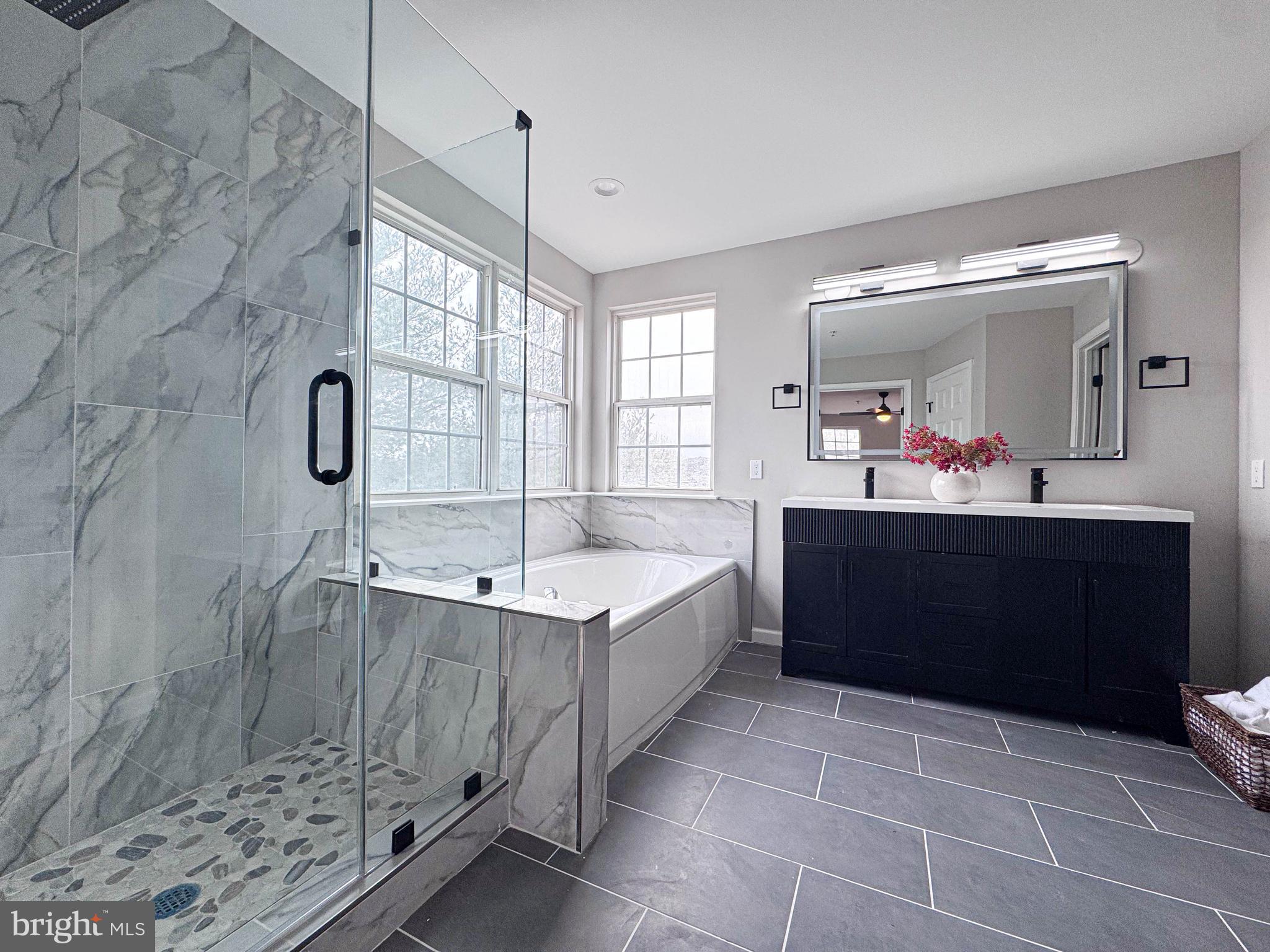 HILLANTRAE - Residential