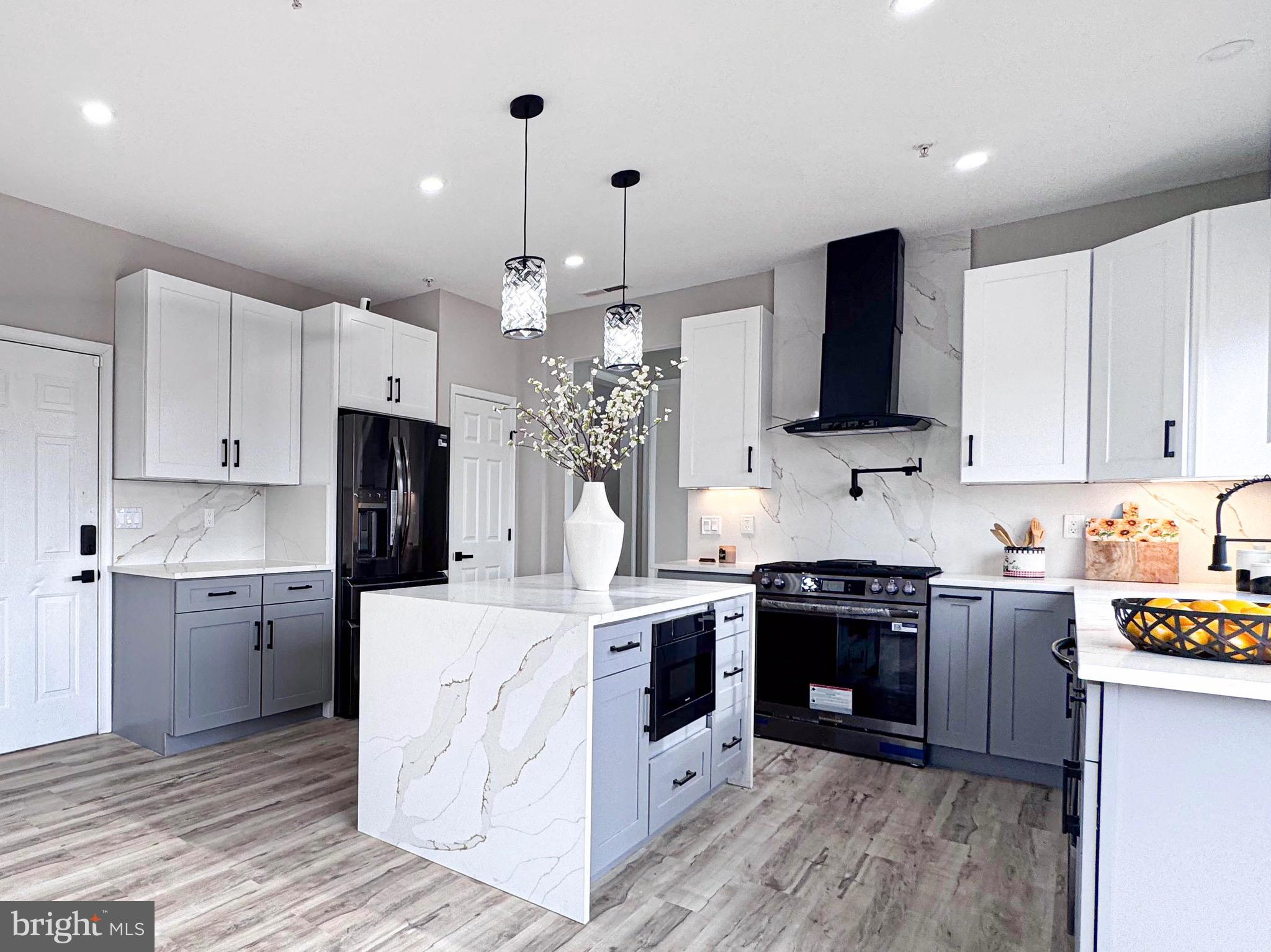 HILLANTRAE - Residential